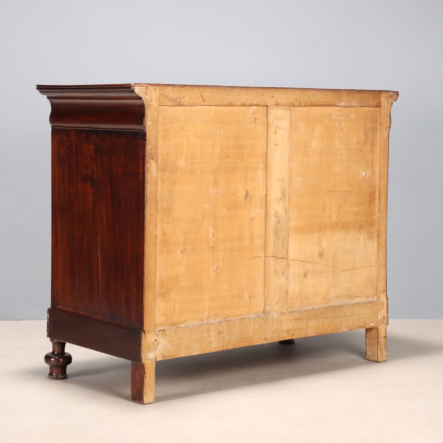 810.0 Commode d'époque Louis-Philippe en noyer, XIXe siècle photo
