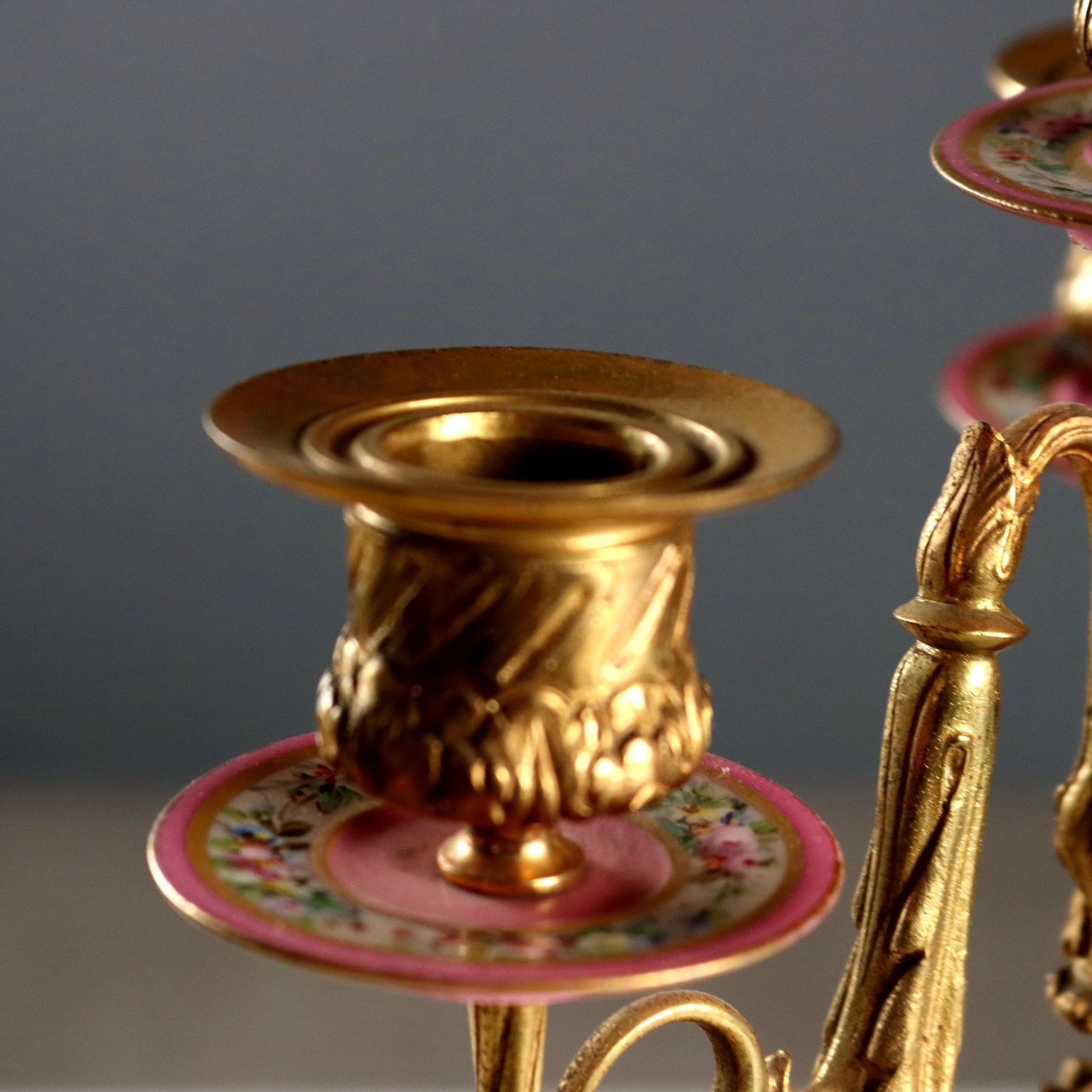 photo vintage Pendule triptyque d'époque en bronze doré et porcelaine, France, XIXe siècle