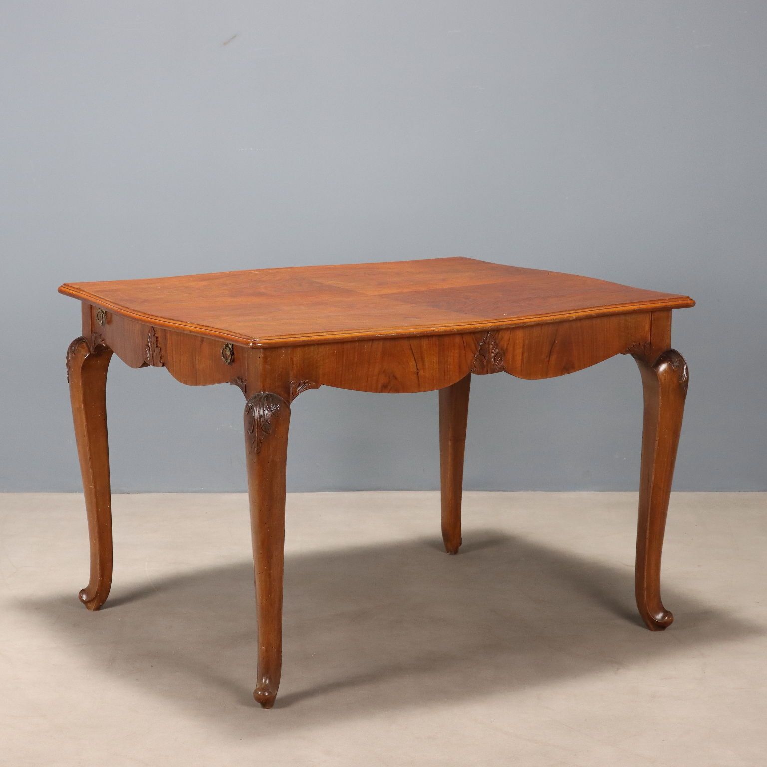 Antique Table Walnut Leafy Carving Shaped Feet Italy XX Century