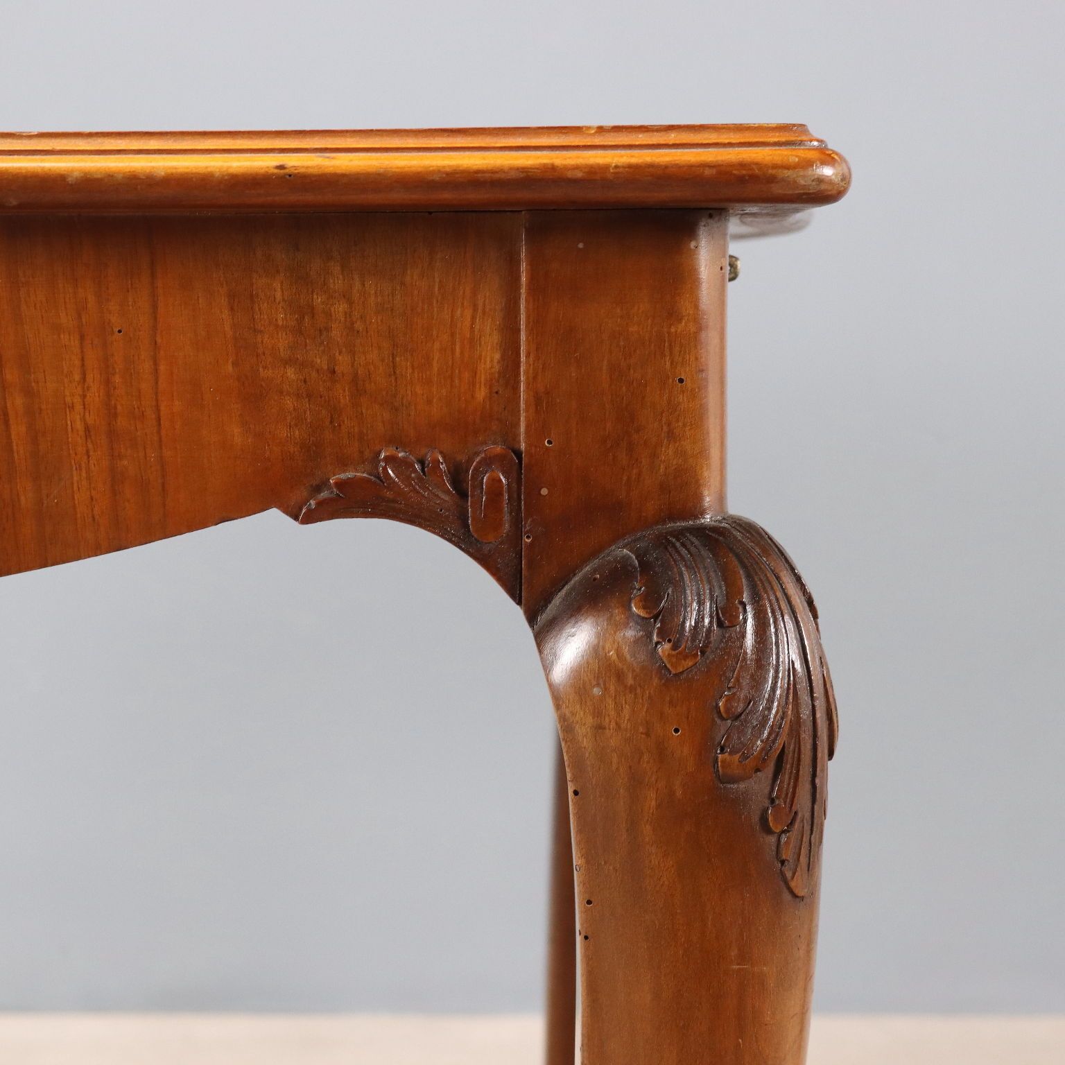 Antique Table Walnut Leafy Carving Shaped Feet Italy XX Century photo vinterior