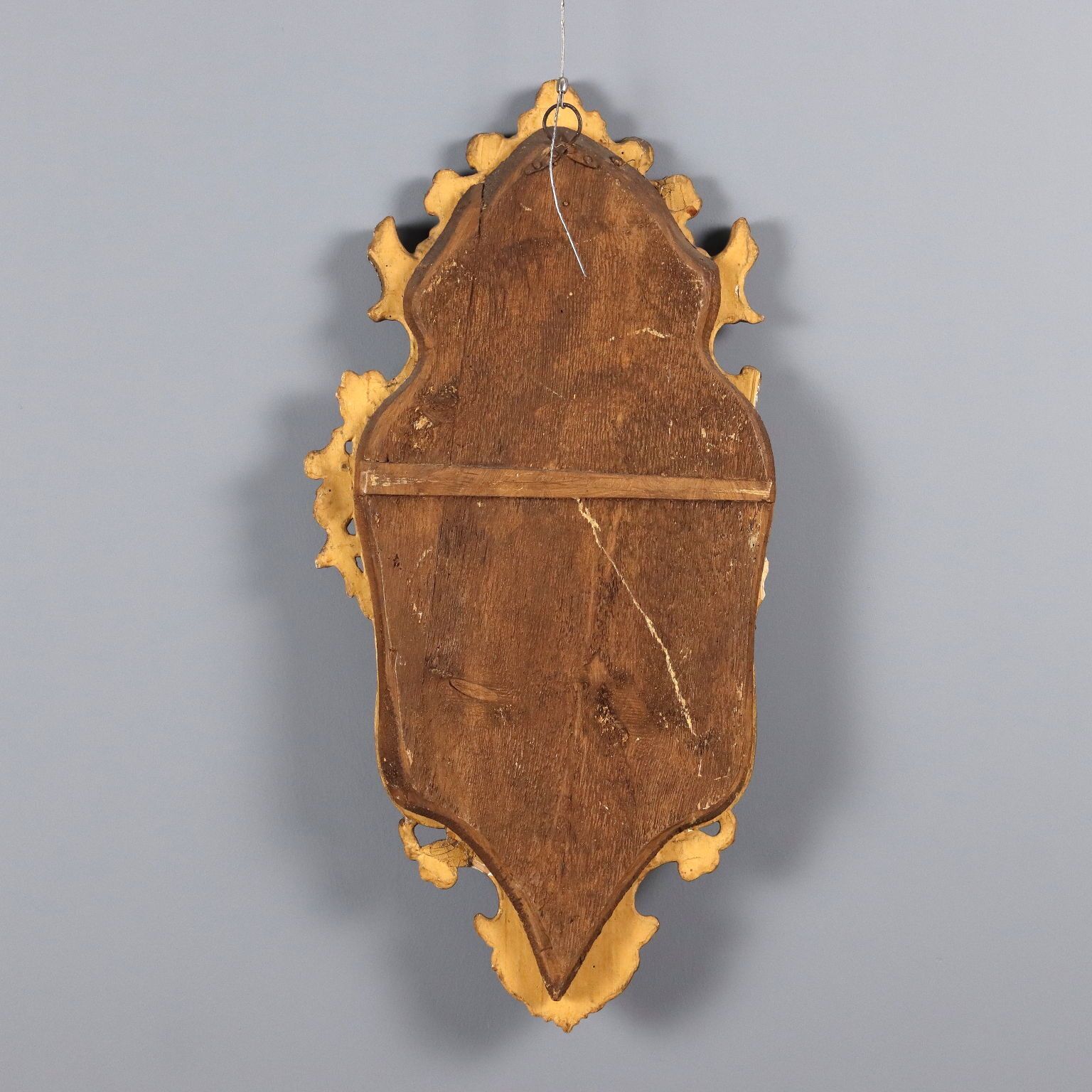 photo furniture Miroir baroque en bois sculpté et doré, Italie, XVIIIe siècle
