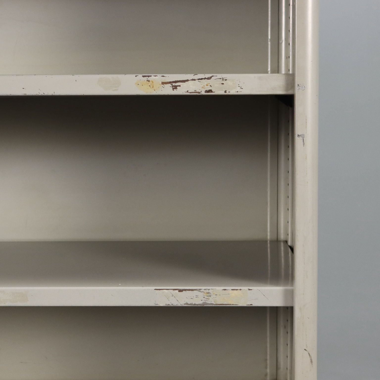 Vintage Bookcase Enamelled Metal Glass Leatherette Design 1960s photo vinterior