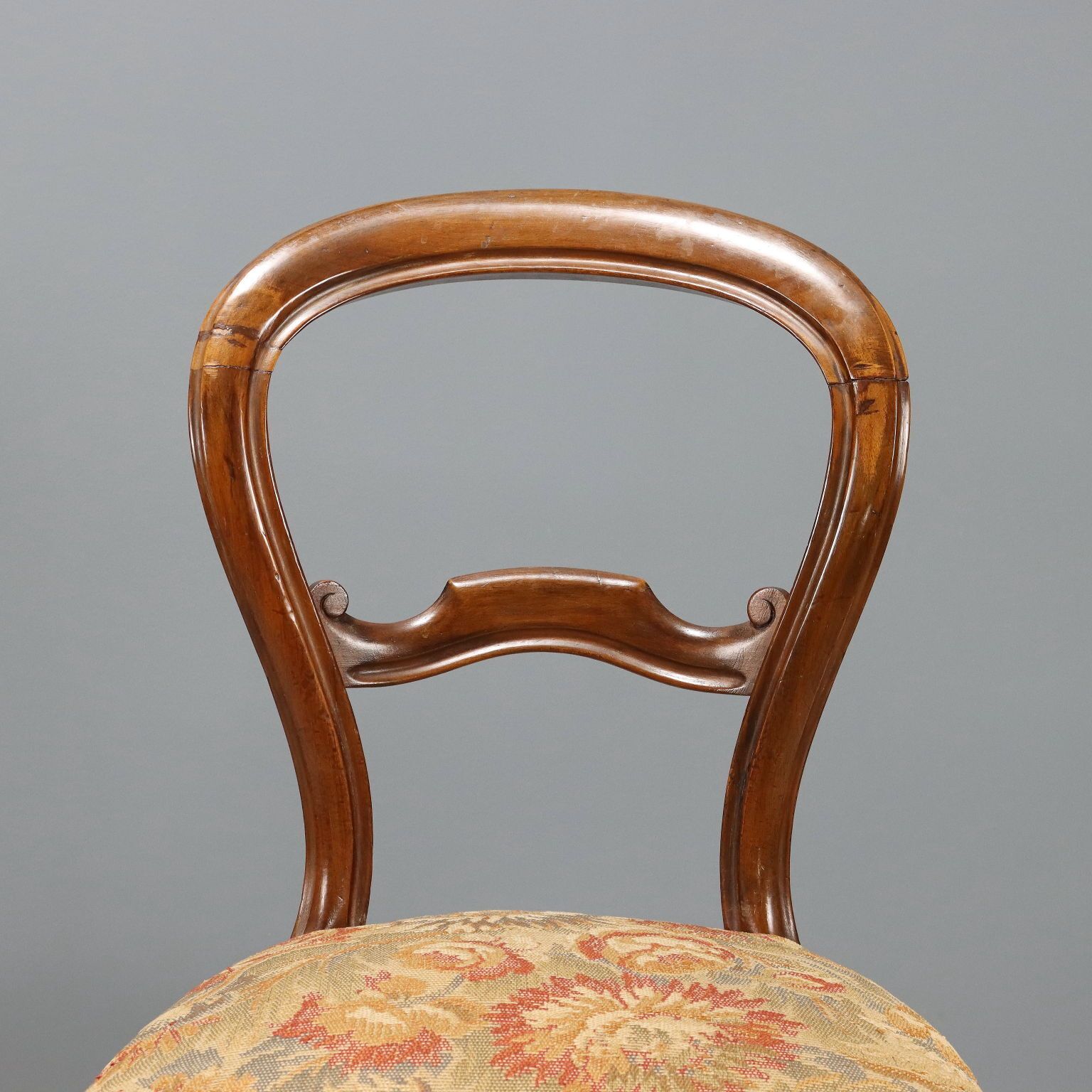 Antieke stoelen Louis-Philippe walnoot Italië 19e eeuw photo 560.0