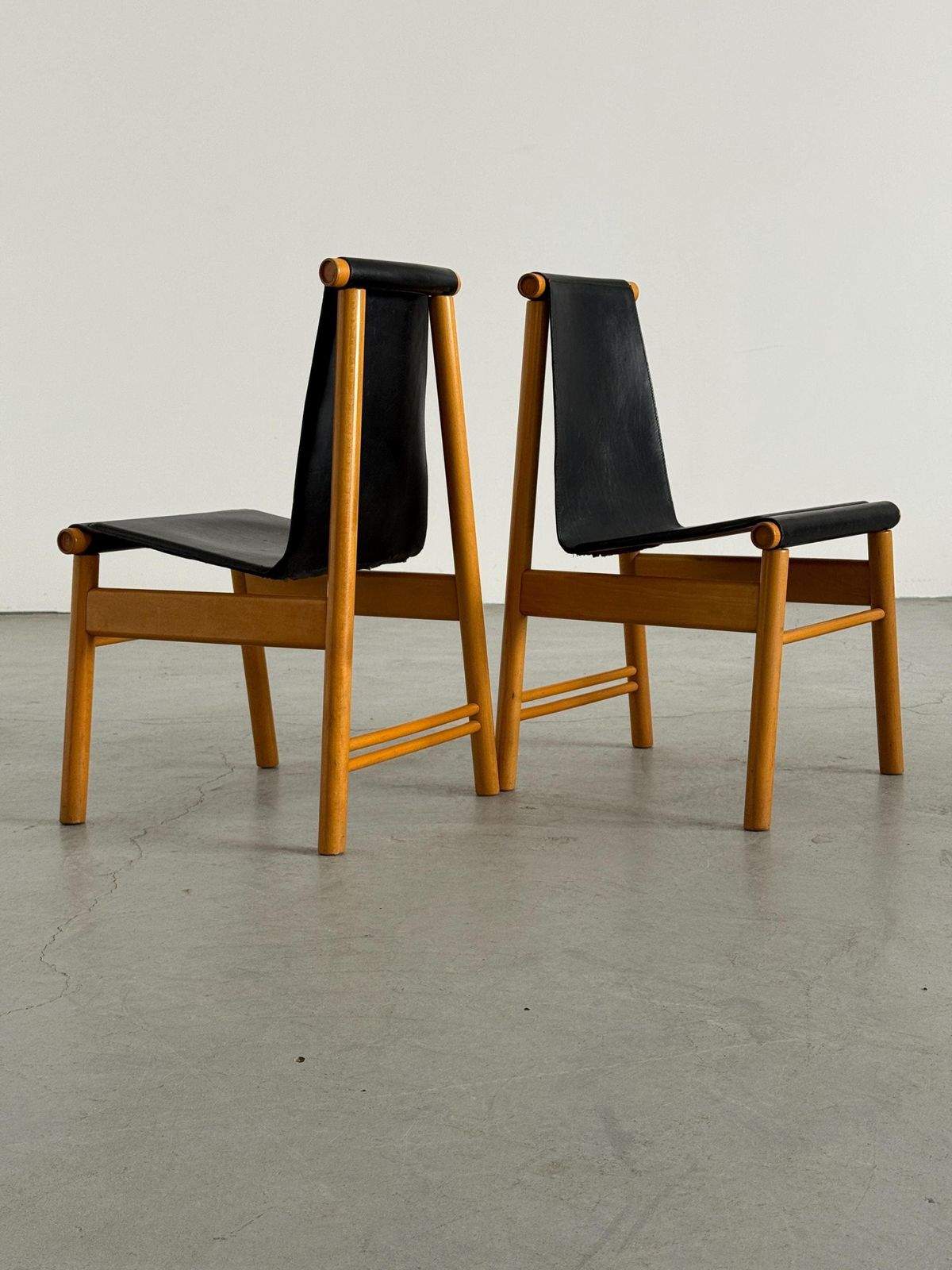 Pair Of Italian Sculptural Mid Century Modern Dining Chairs, Black Leather And Wood, Italy 1970s photo vinterior