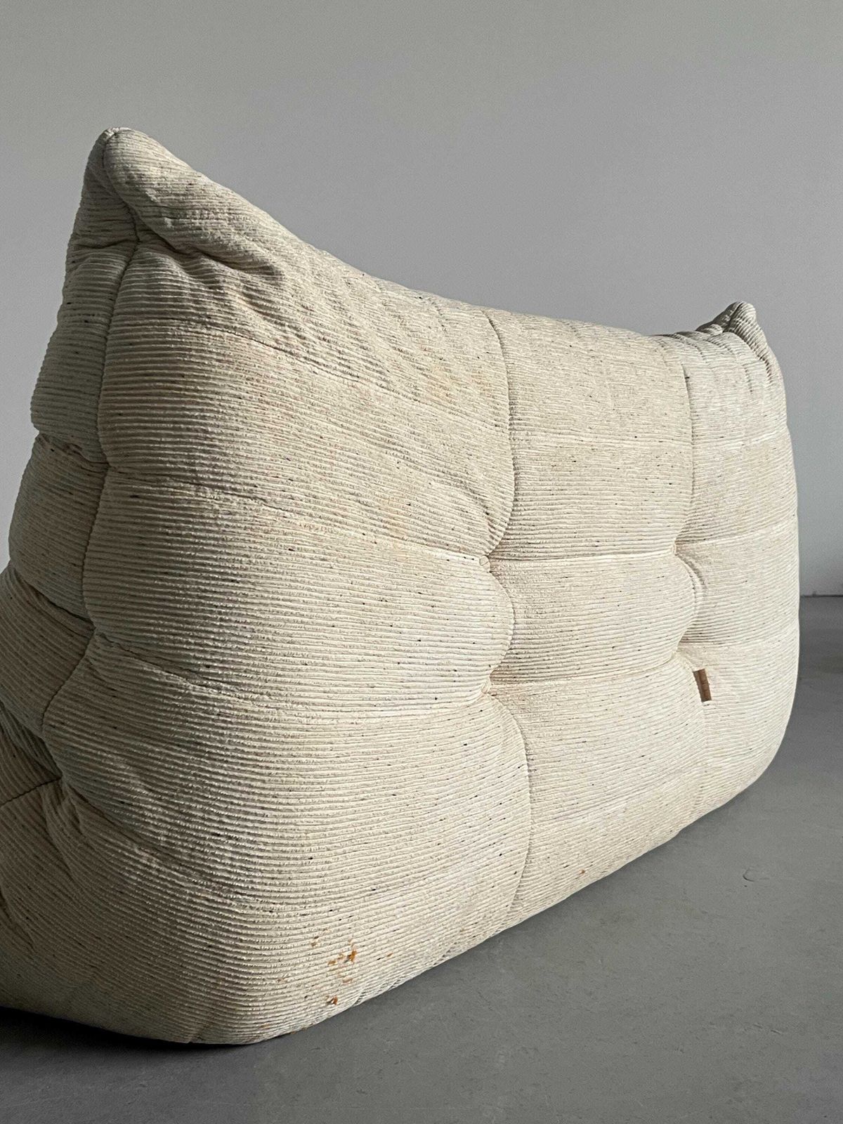 2536.0 Vintage Iconic ‘Togo’ Two Seater Sofa By Michel Ducaroy In Off White Fabric, 1970s France photo