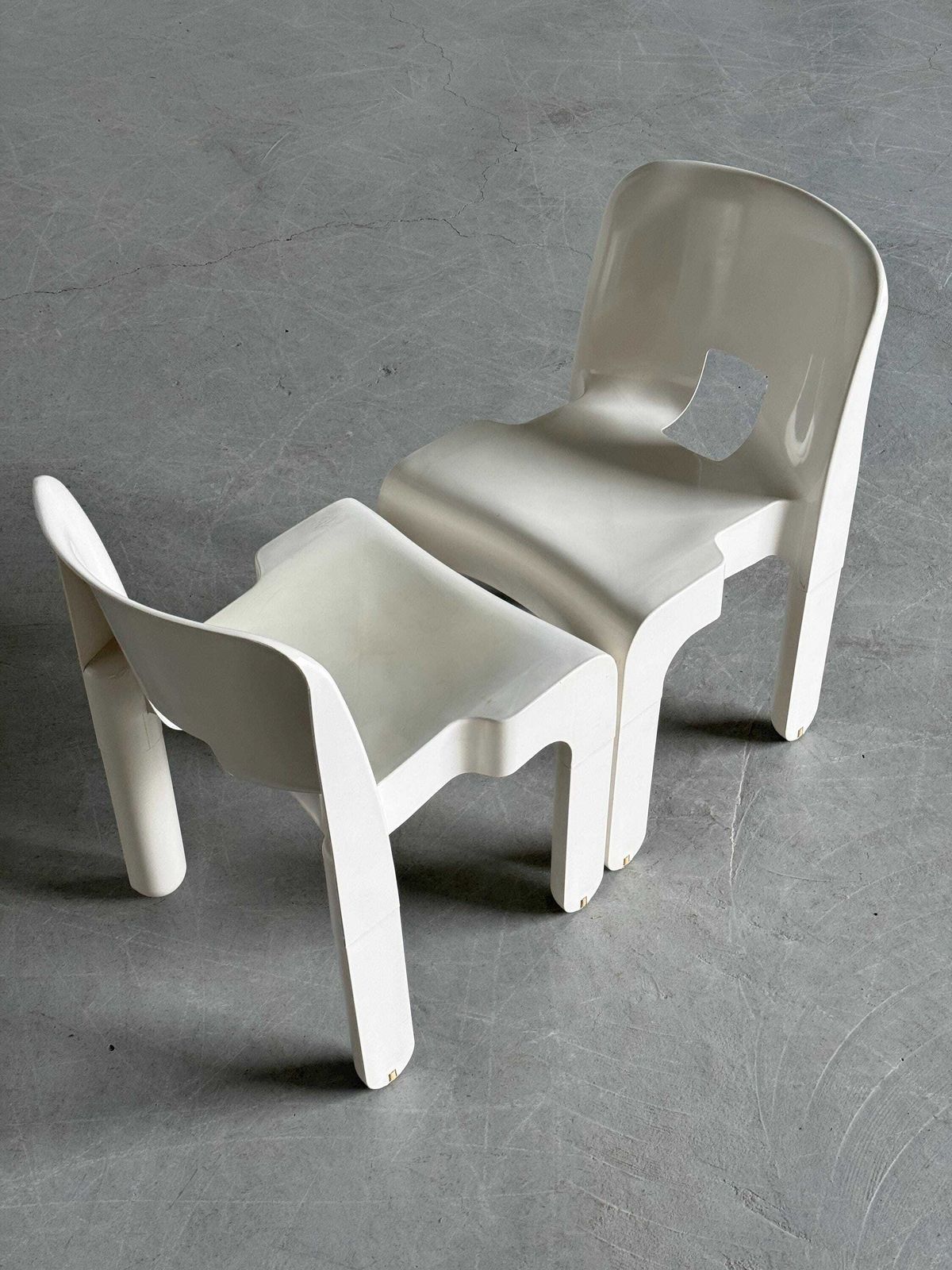 Pair Of Joe Colombo Model ‘4867’ Or ‘Universale’ White Edition Chairs For Kartell, Space Age Era, 1987 Italy photo buy