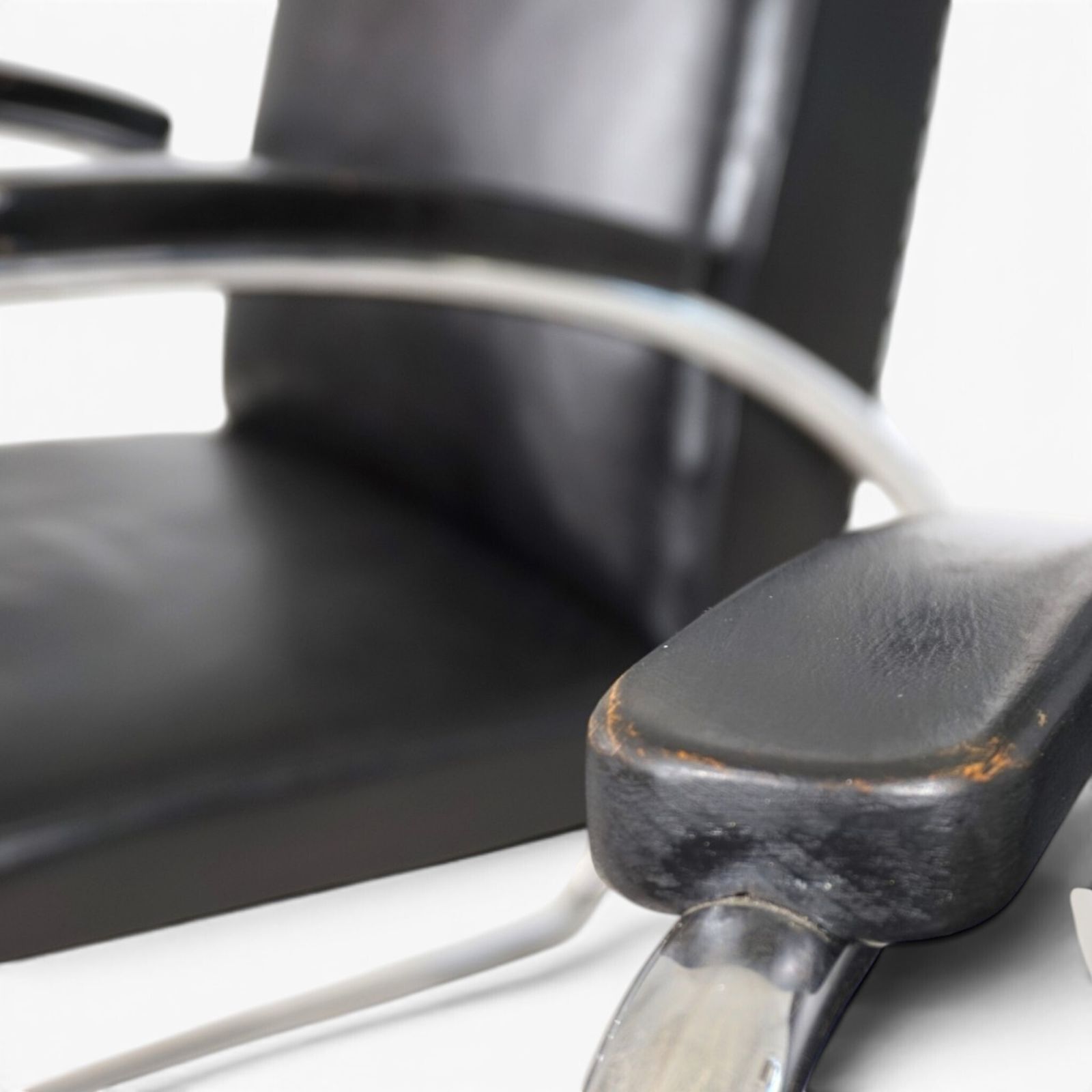 Set Of 2 Bauhaus Streamline Leather Tubular Steel Armchairs, 1930 photo vinterior