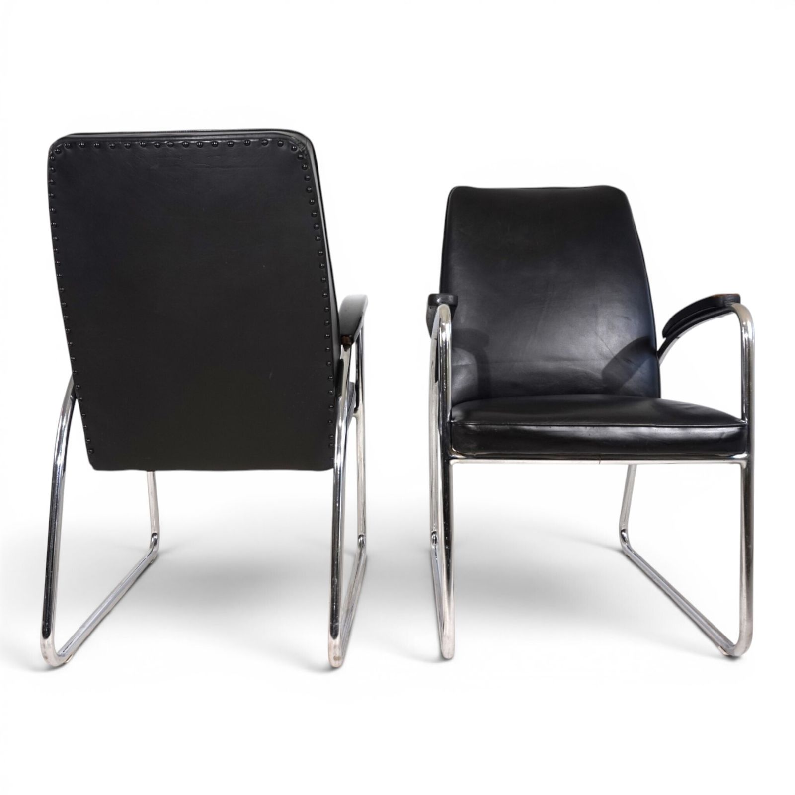 photo vinterior Set Of 2 Bauhaus Streamline Leather Tubular Steel Armchairs, 1930