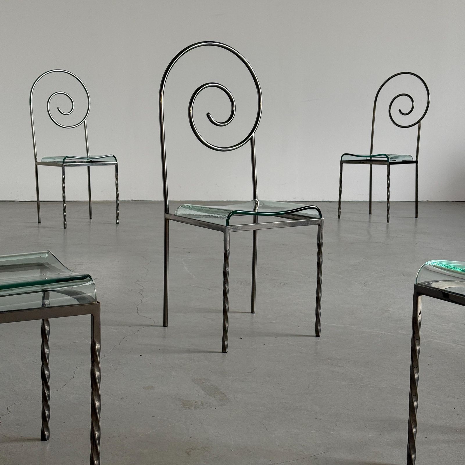 1 Of 6 ‘Suspiral’ Chairs By Luigi Serafini For Sawaya & Moroni, 1980s photo for sale