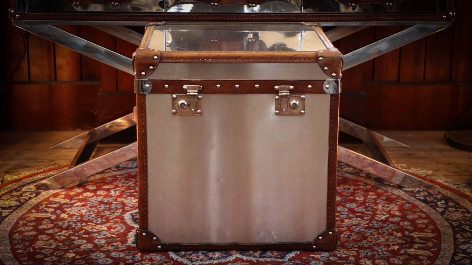 Superb Timothy Oulton White Star Trunk Steel Leather Bedside Side Table Antique photo vinterior