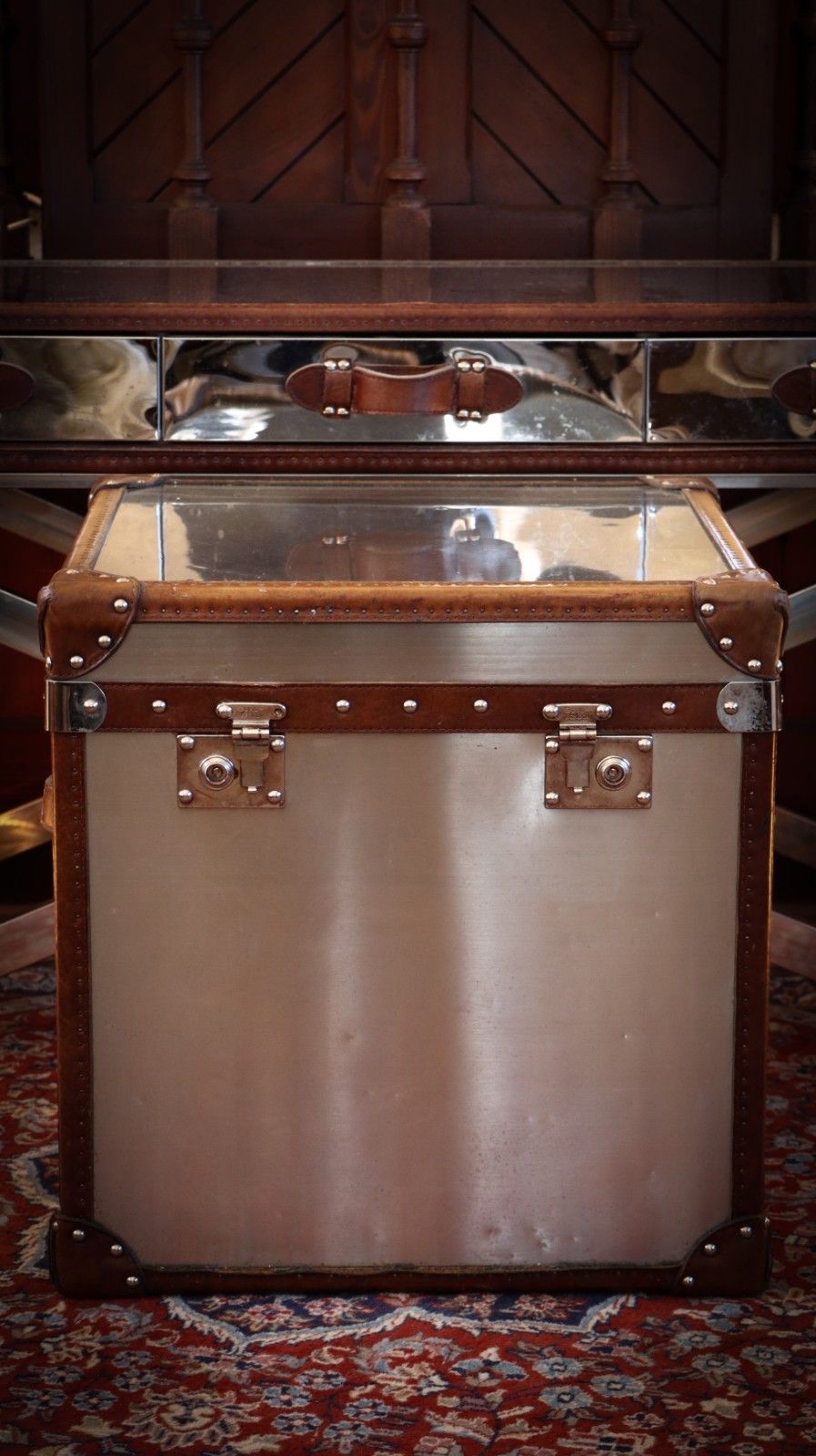 Superb Timothy Oulton White Star Trunk Steel Leather Bedside Side Table Antique photo buy