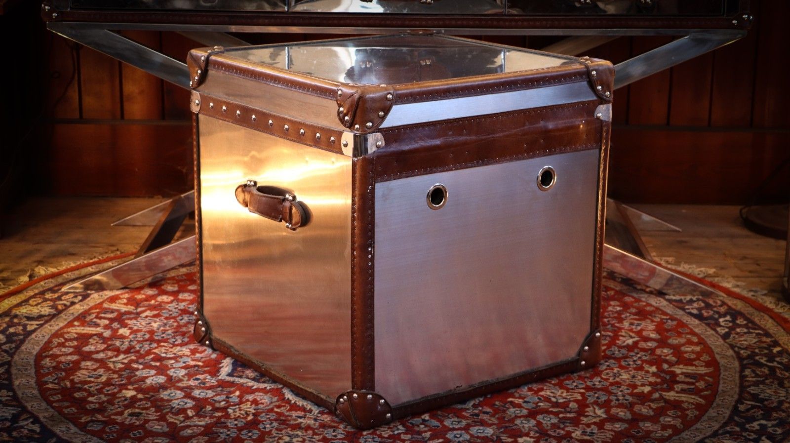 Furniture Superb Timothy Oulton White Star Trunk Steel Leather Bedside Side Table Antique photo