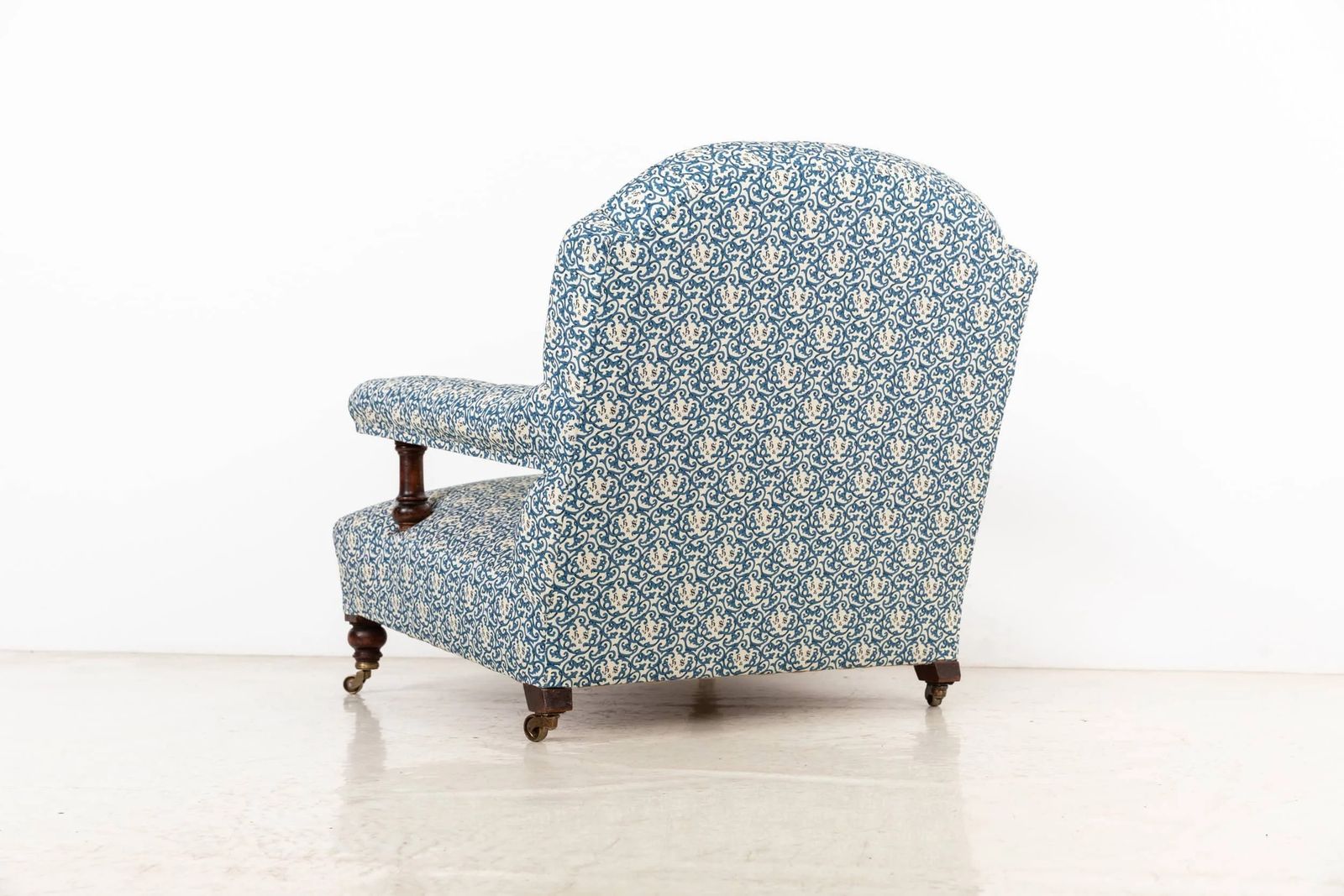 photo furniture Mid 19th Century Howard & Sons Open Easy Armchair