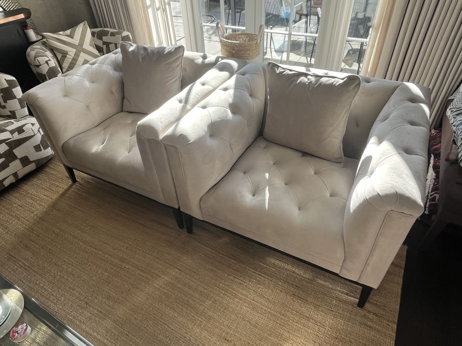 1499.99 Eichholz Cesare 1x 3 Person Sofa, Cushions And 2no. Armchairs   Virtually Unused photo