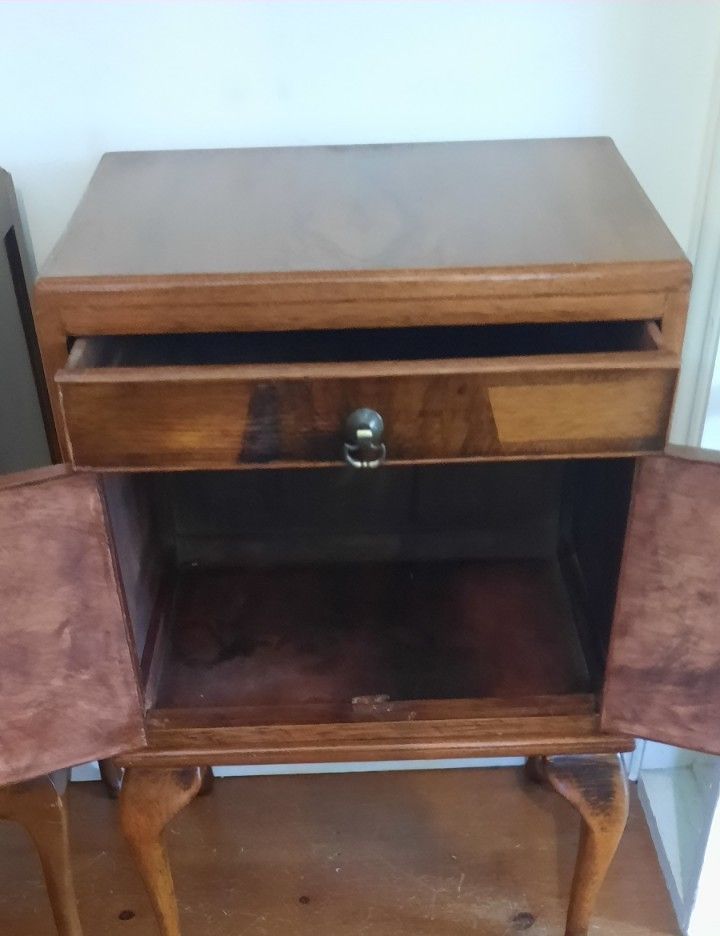 Matched  Pair Antique Burr Walnut Regency Style Bedside Tables 1930s Queen Anne photo 525.0