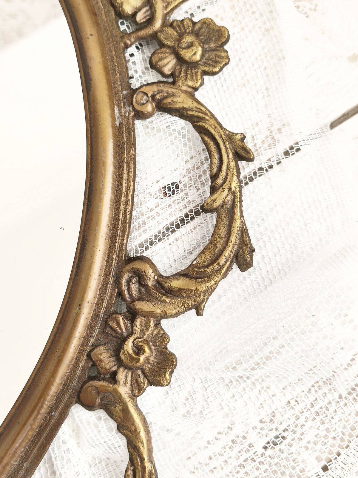 photo vinterior Large Antique Brass Wall Mirror With Cherubs, Oval Ornate Rocaille Design