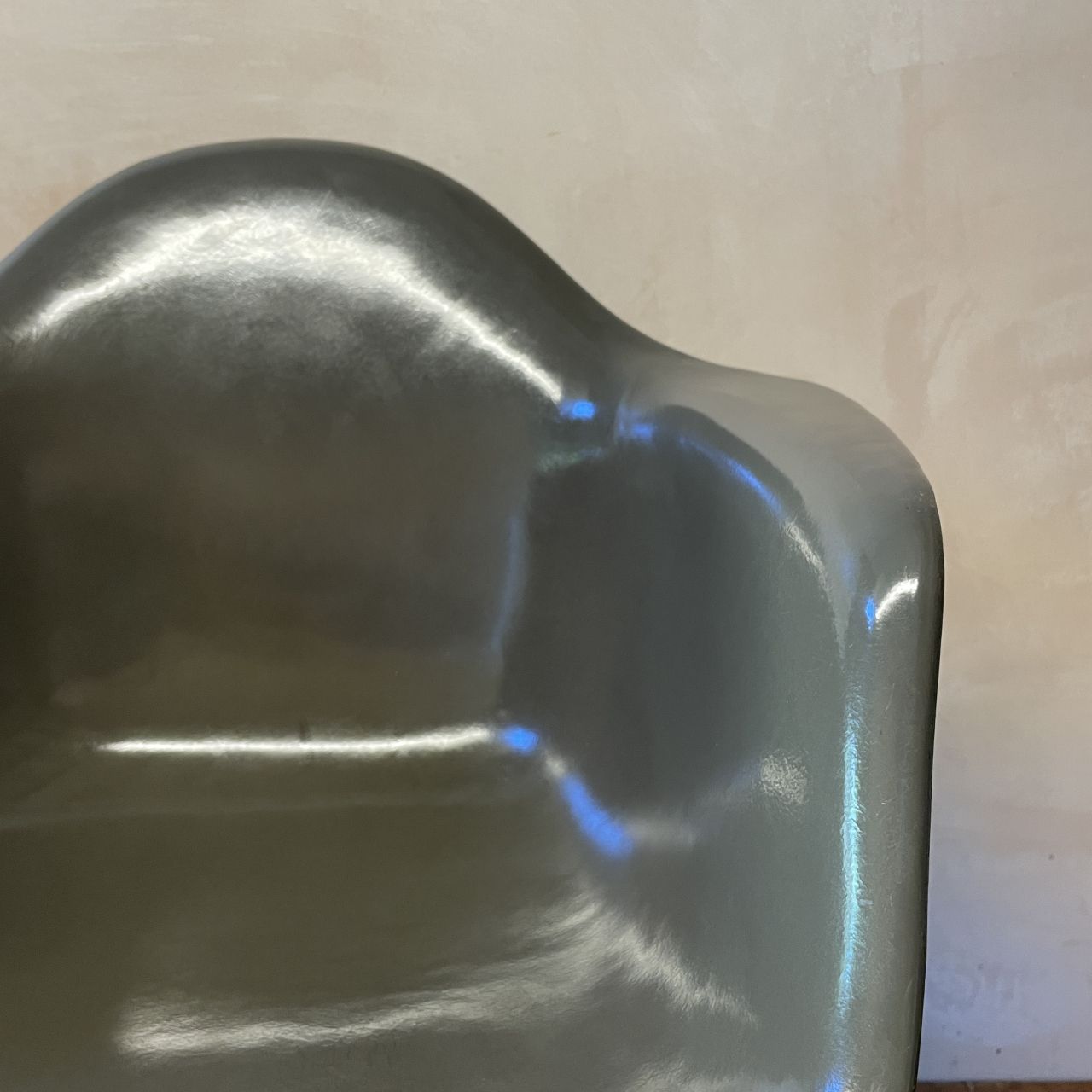 Eames Herman Miller Dar Fibreglass Chair In Elephant Grey photo buy