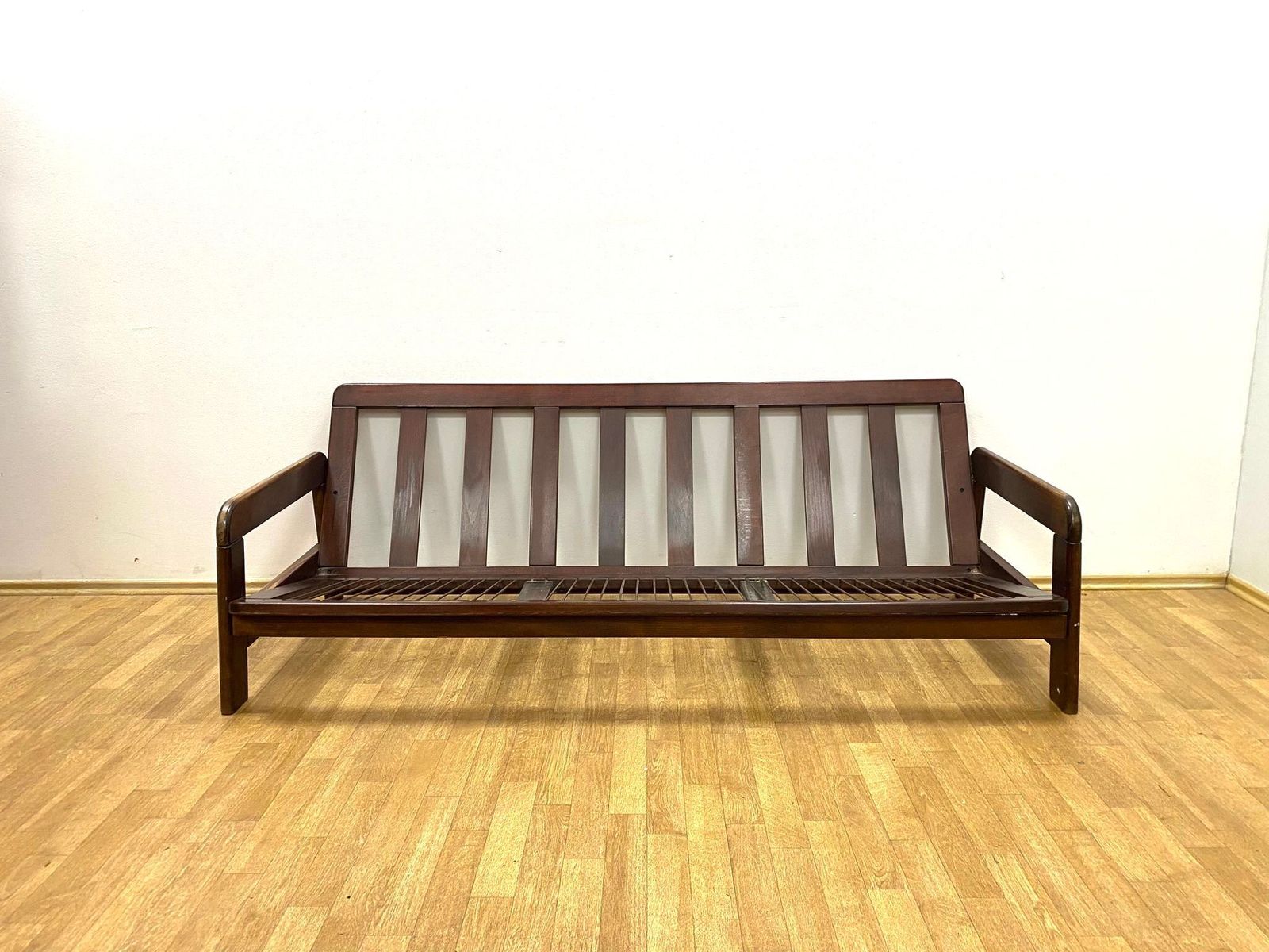Retro Sofa, Massief Houten Frame, Jaren 1970, Midden Europa. photo 616.0
