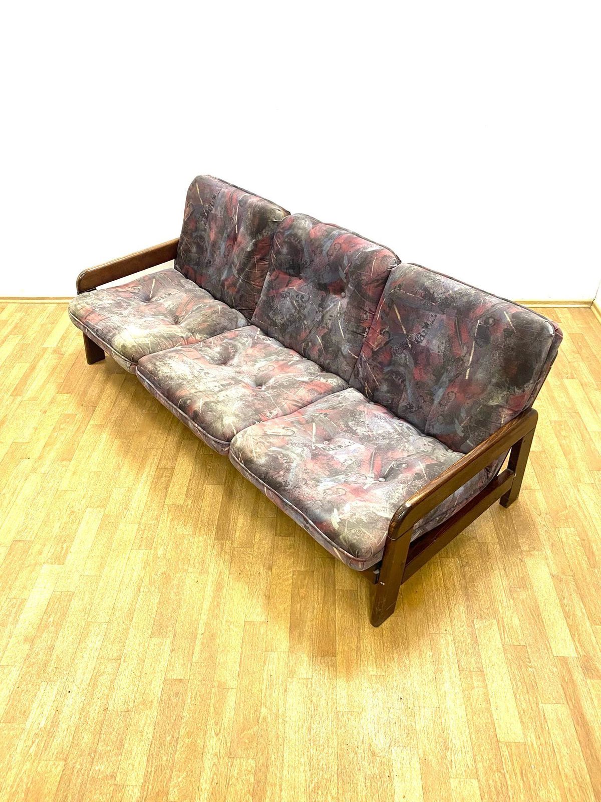 Retro Sofa, Massief Houten Frame, Jaren 1970, Midden Europa. photo buy