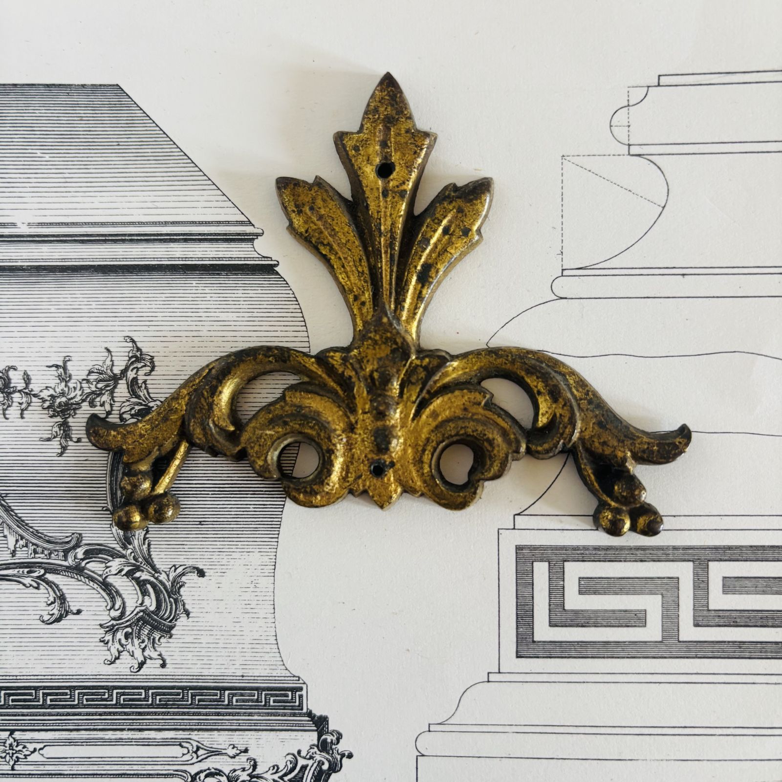 Antique Small Decorative Brass Plaques photo vinterior