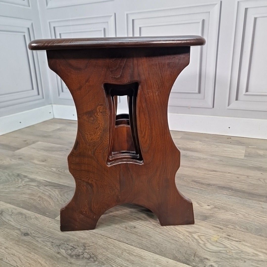 photo vintage Retro Vintage Ercol Chantry Solid Elm Nest Of Tables In Dark Finish Wooden