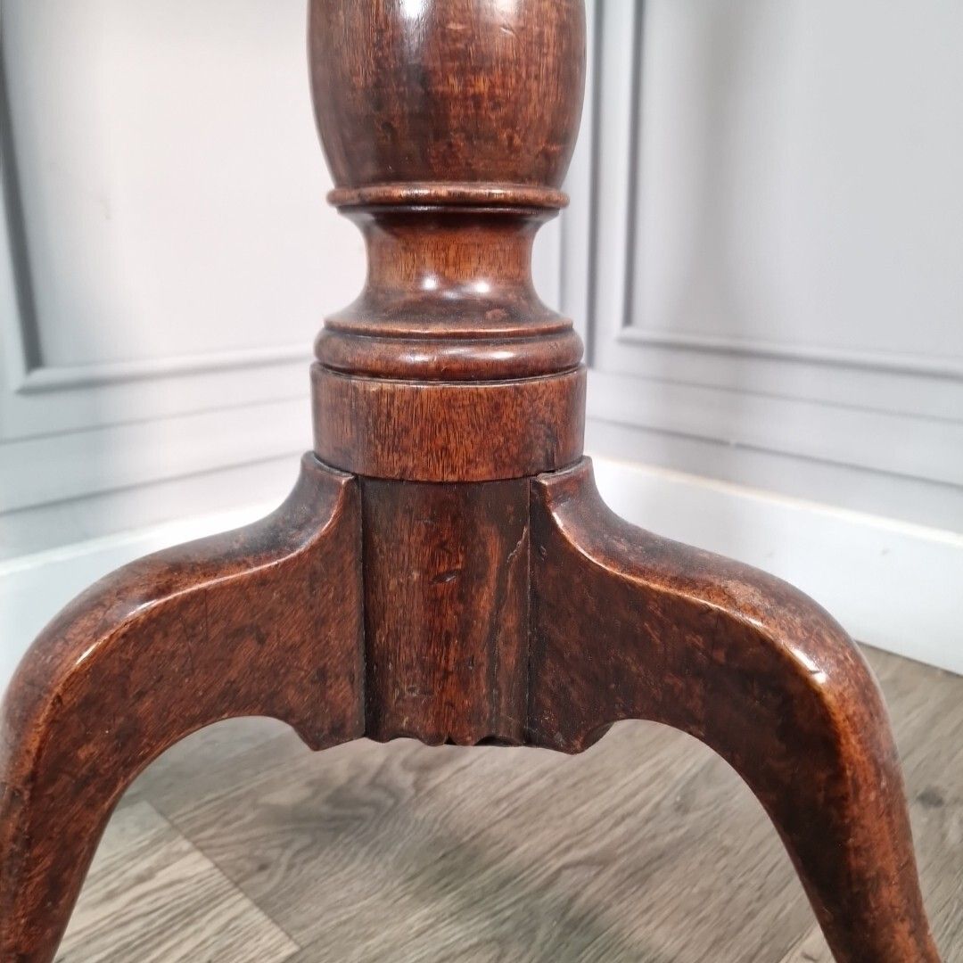 photo furniture Antique Tilt Top Table Wooden Folding Hall Occasional Wine Side Window Plant