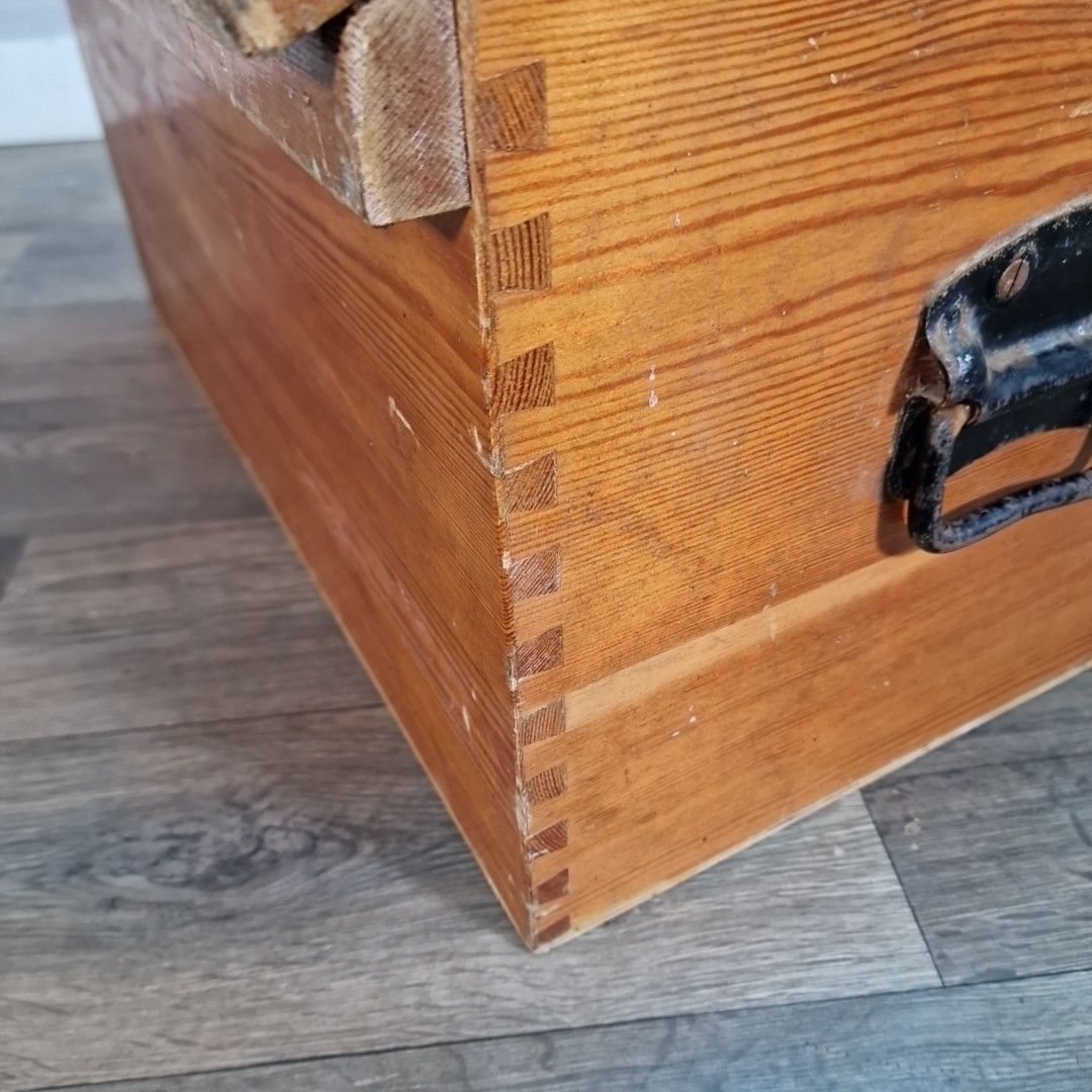 Furniture Antique Pine Storage Trunk Chest Wooden Blanket Tool Box Rustic Coffee Table photo