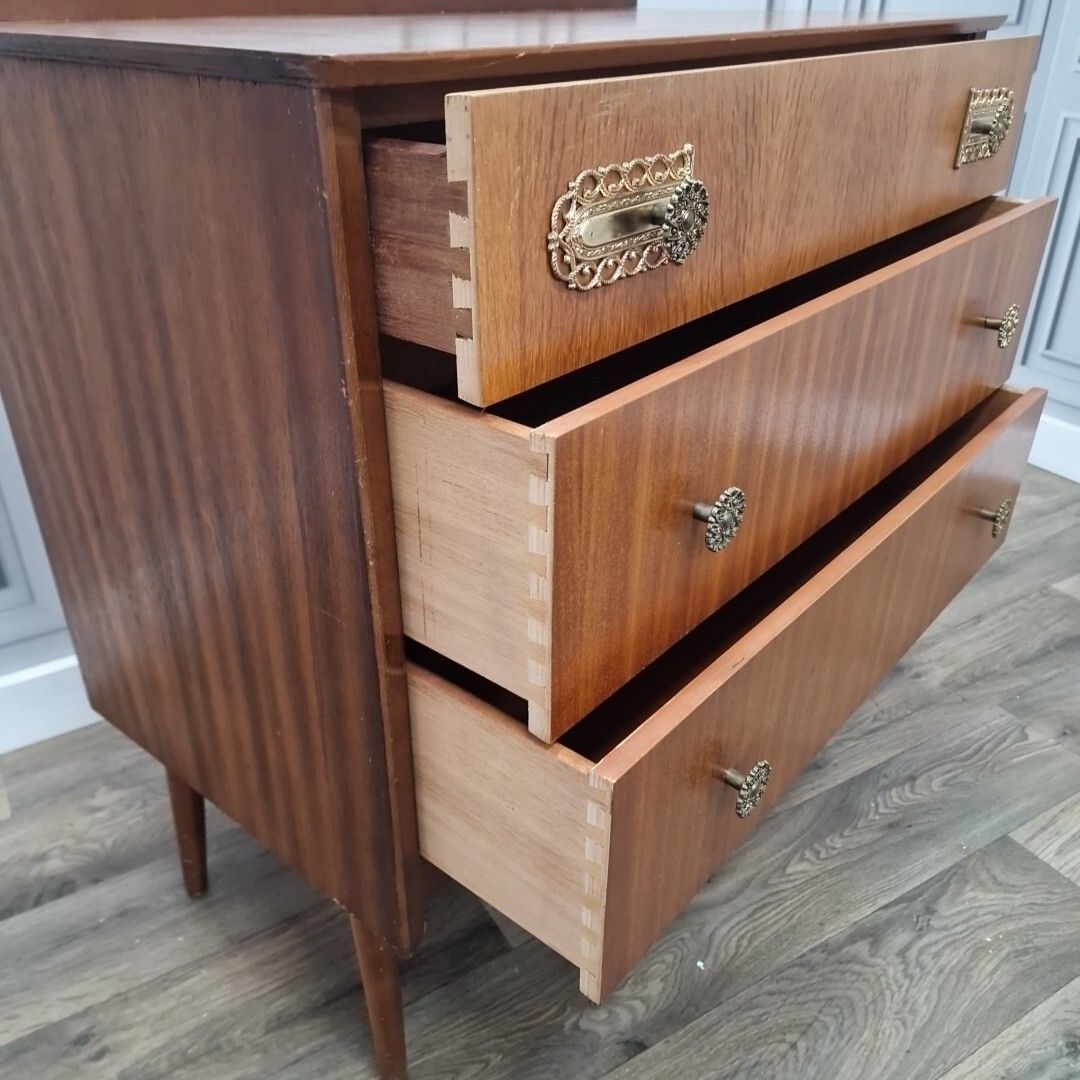 photo vinterior Vintage Retro Mid Century Chest Of 3 Drawers Commode Atomic Legs Teak Scandi