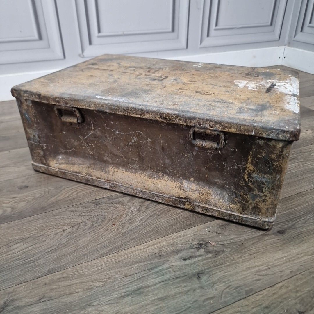 Vintage Heavy Metal Trunk Military Box Storage Chest Coffee Table Case Tool Ammo photo vinterior