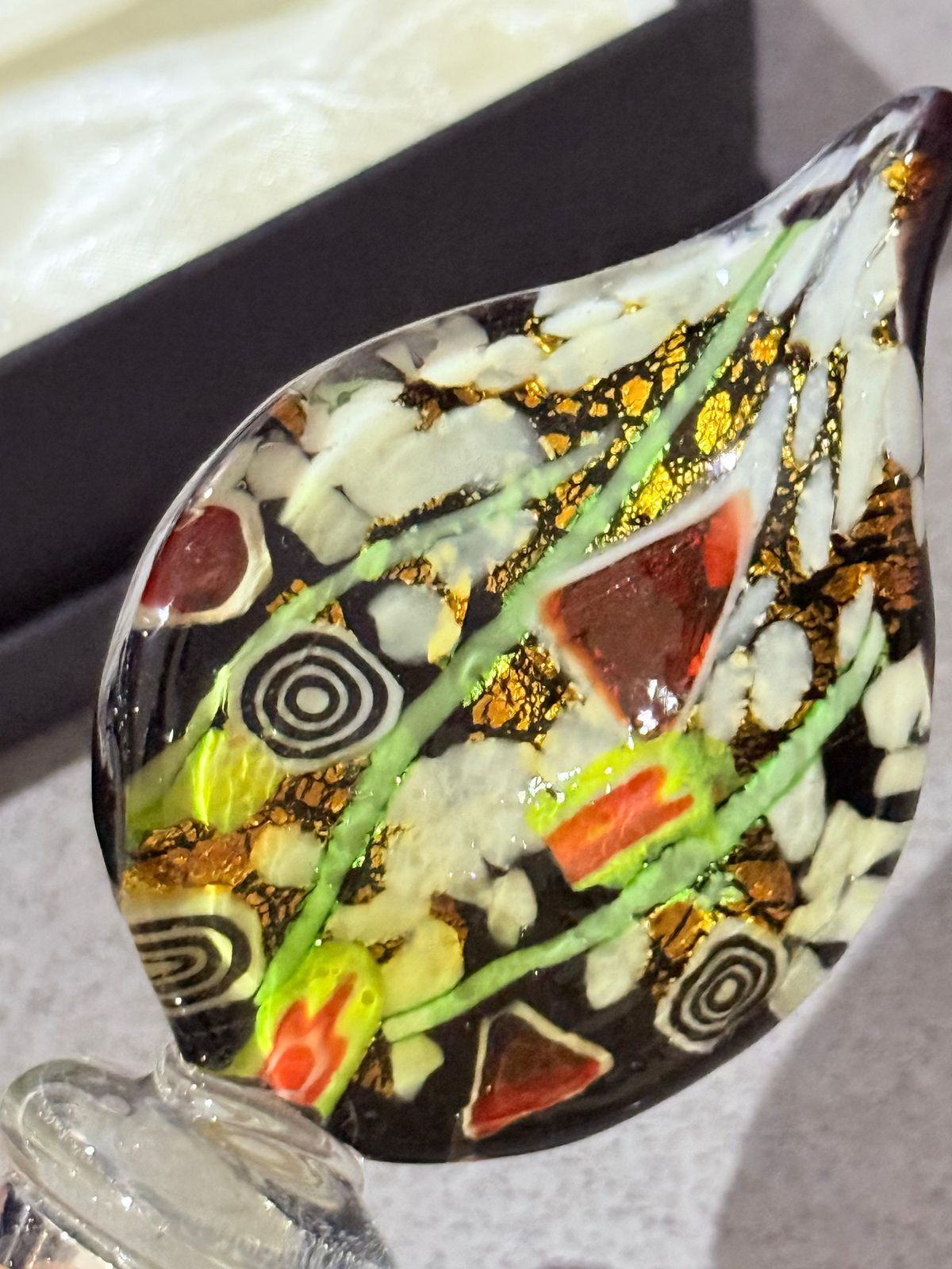 Bouchon de carafe en verre artistique de Murano, millefiori vénitien soufflé à la bouche et aventurine dorée photo for sale