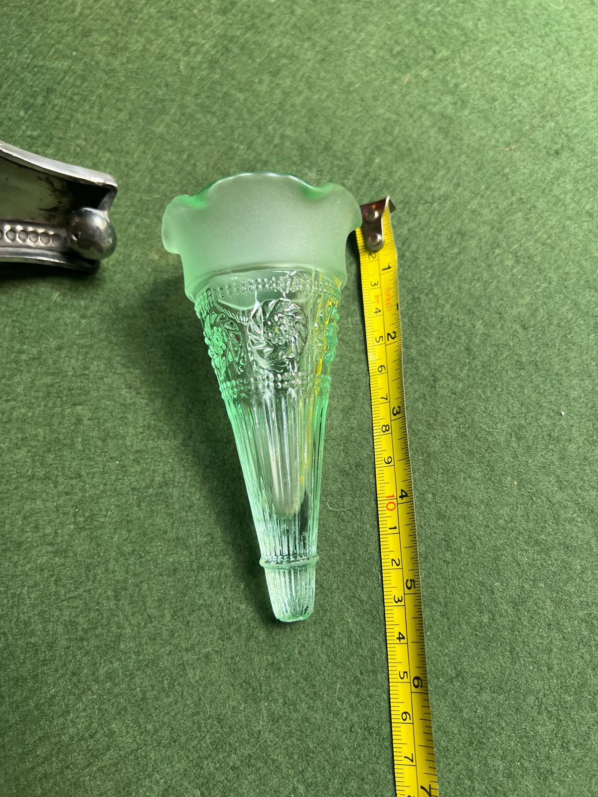Victorian Epergne Vase. Green Glass On Decorative Silver Plate Base. Stamped James Dixon & Sons photo vinterior