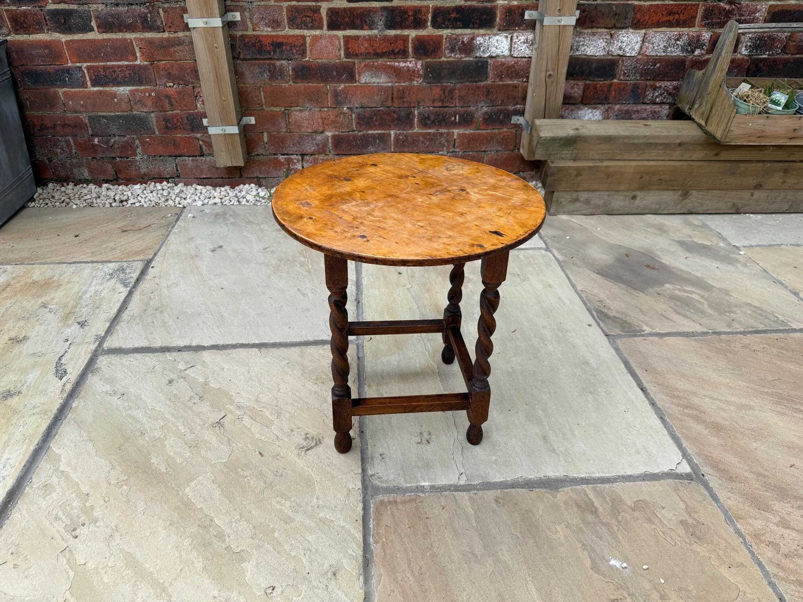 photo vintage Antique Side Table With Barley Twist Legs. Victorian Oak Occasional Table