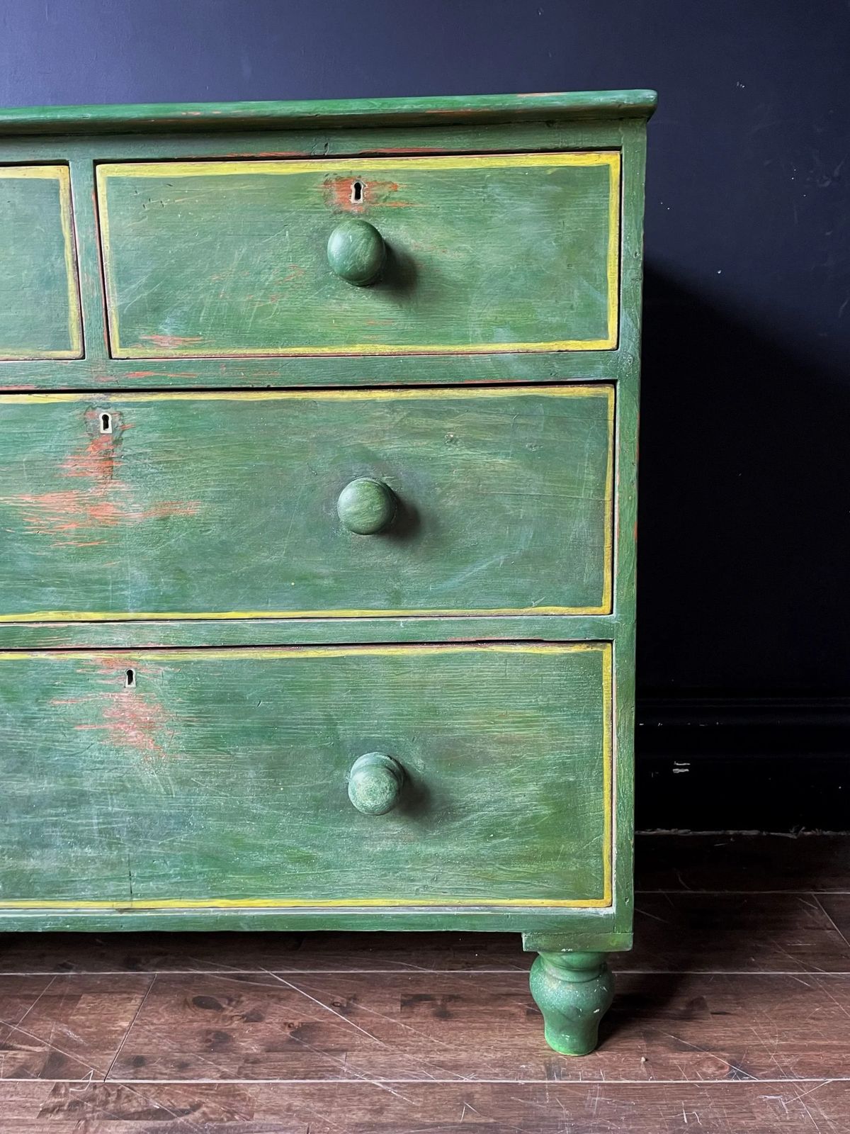 Victorian Vibrant Green, 1800s photo furniture