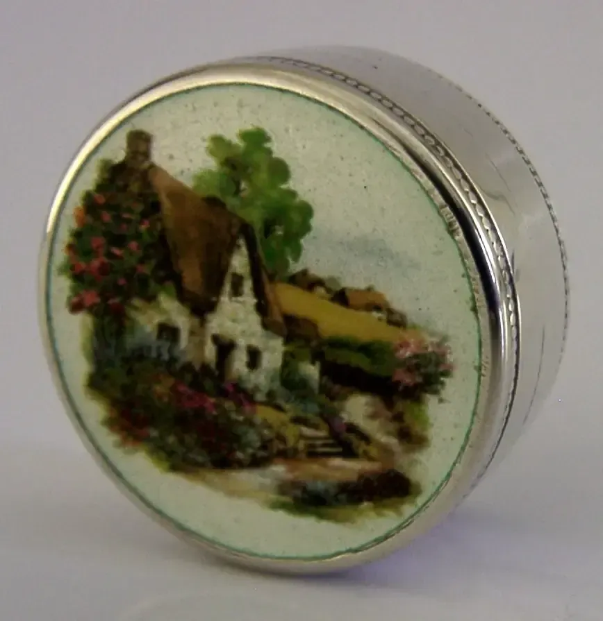 Boîte en argent massif sterling et émail, scène de chaumière, 1983 photo furniture