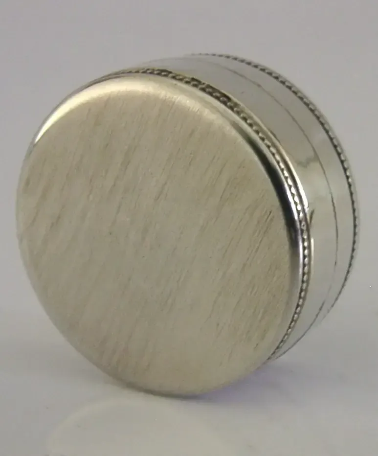 Boîte en argent massif sterling et émail, scène de chaumière, 1983 photo 134.98