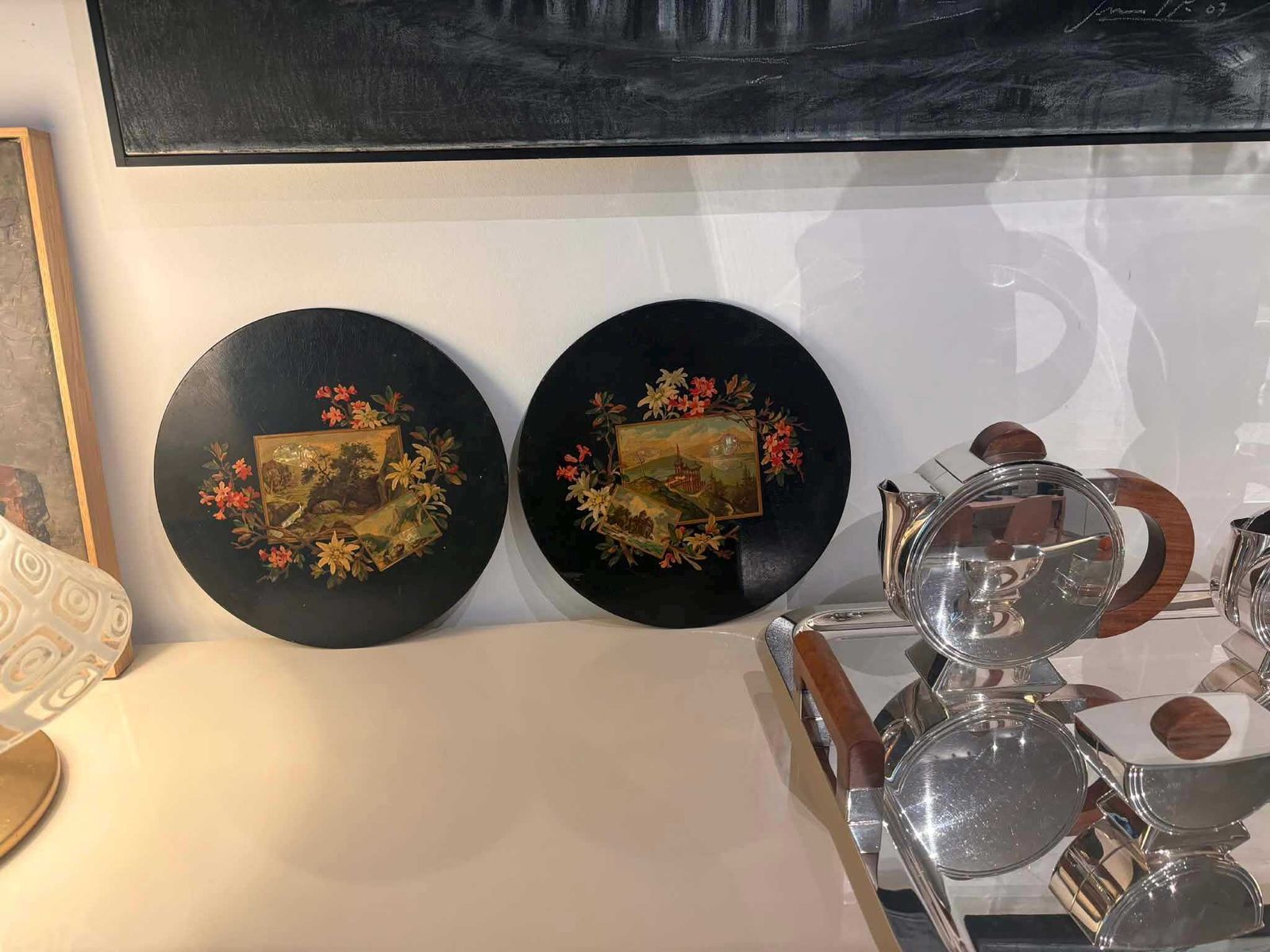 photo vintage Antiek Napoleon III Papier Maché Lak Borden/Plaques, Paar, Handgeschilderd, Frans Wanddecor, Victoriaans, Zwart Lak Met Bloemen En Landschappen