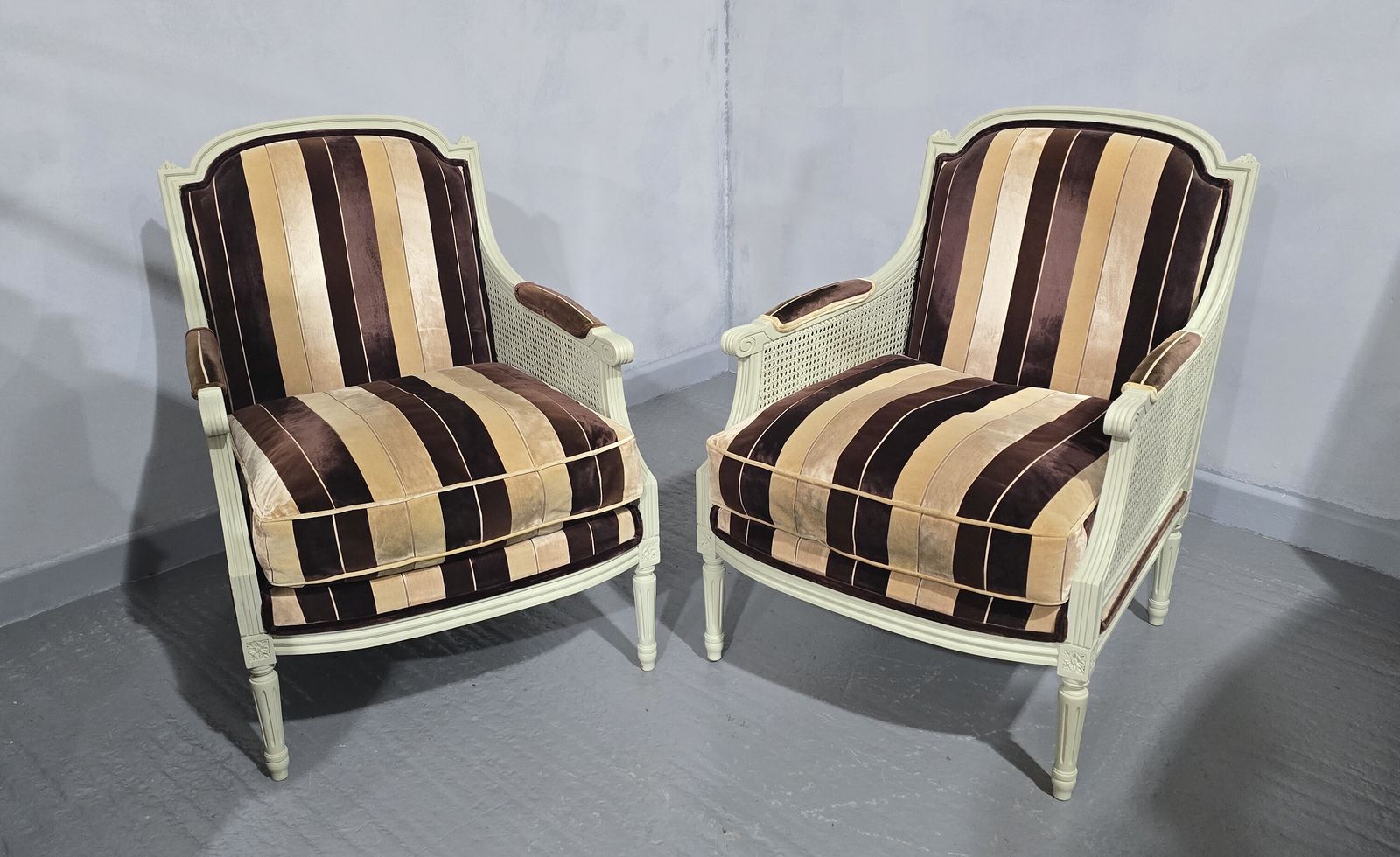 Super Pair French Bergere Armchairs photo vintage