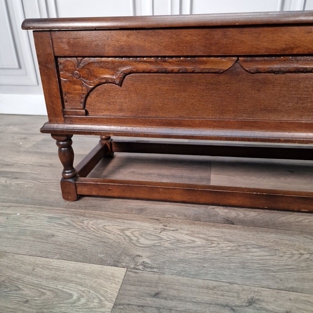 photo vintage Antique Wooden Carved Blanket Box Mule Chest Trunk Table On Turned Stand Oak