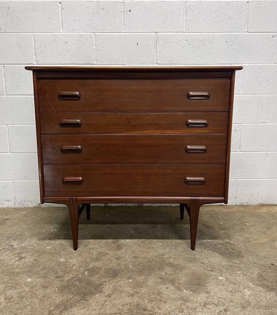 Tall Chest Of Drawers – Teak Mid Century (1970s) photo 675.0