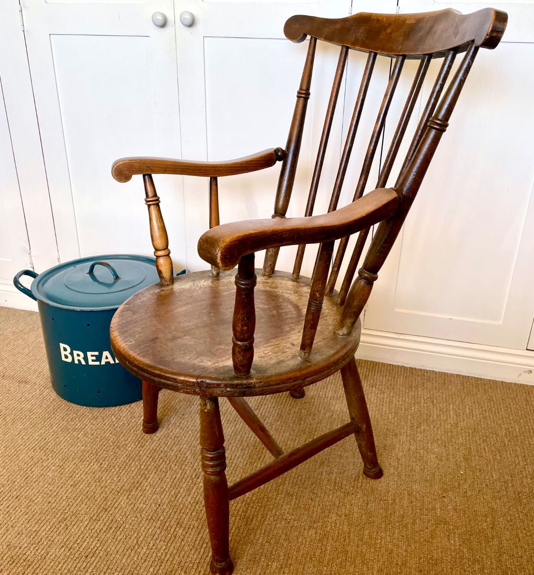 Antique Spindle Back 'Penny' Seat Elm Chair photo 95.0