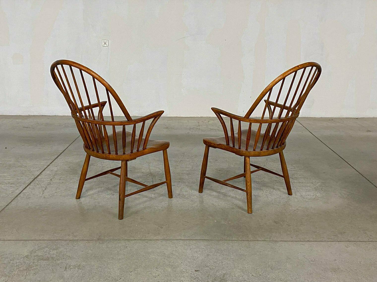 Model Ch 18a Windsor Dining Chairs By Frits Henningsen For Carl Hansen & Son, 1940s, Set Of 2 photo Furniture