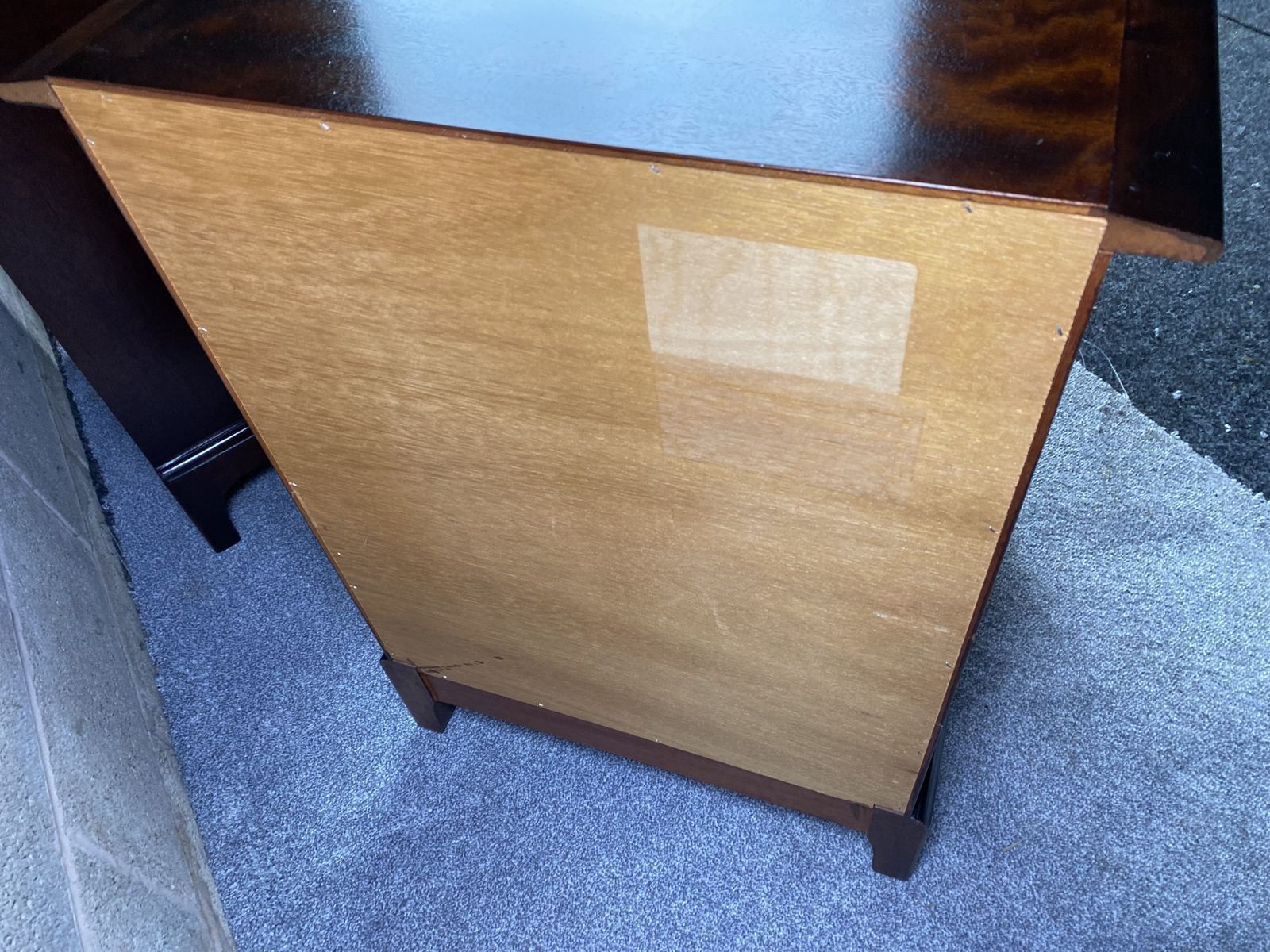 photo vinterior Pair Of Stag Minstrel 4 Drawer Bedside Tables