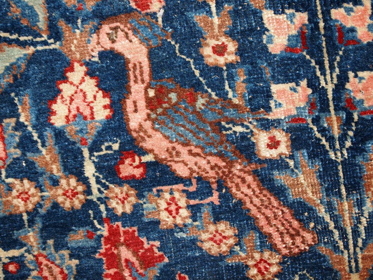 Handgemaakt antiek wollen tapijt met bloemenmedaillon en vogels — 190 × 292 cm — jaren 1920 photo vinterior
