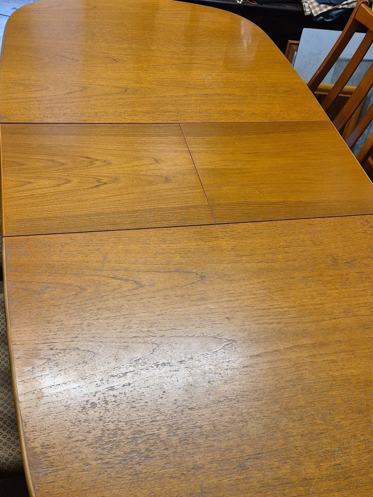 photo furniture Stonehill Vintage / Retro (1989) Teak Oval Extending Dining Table & 4 Chairs