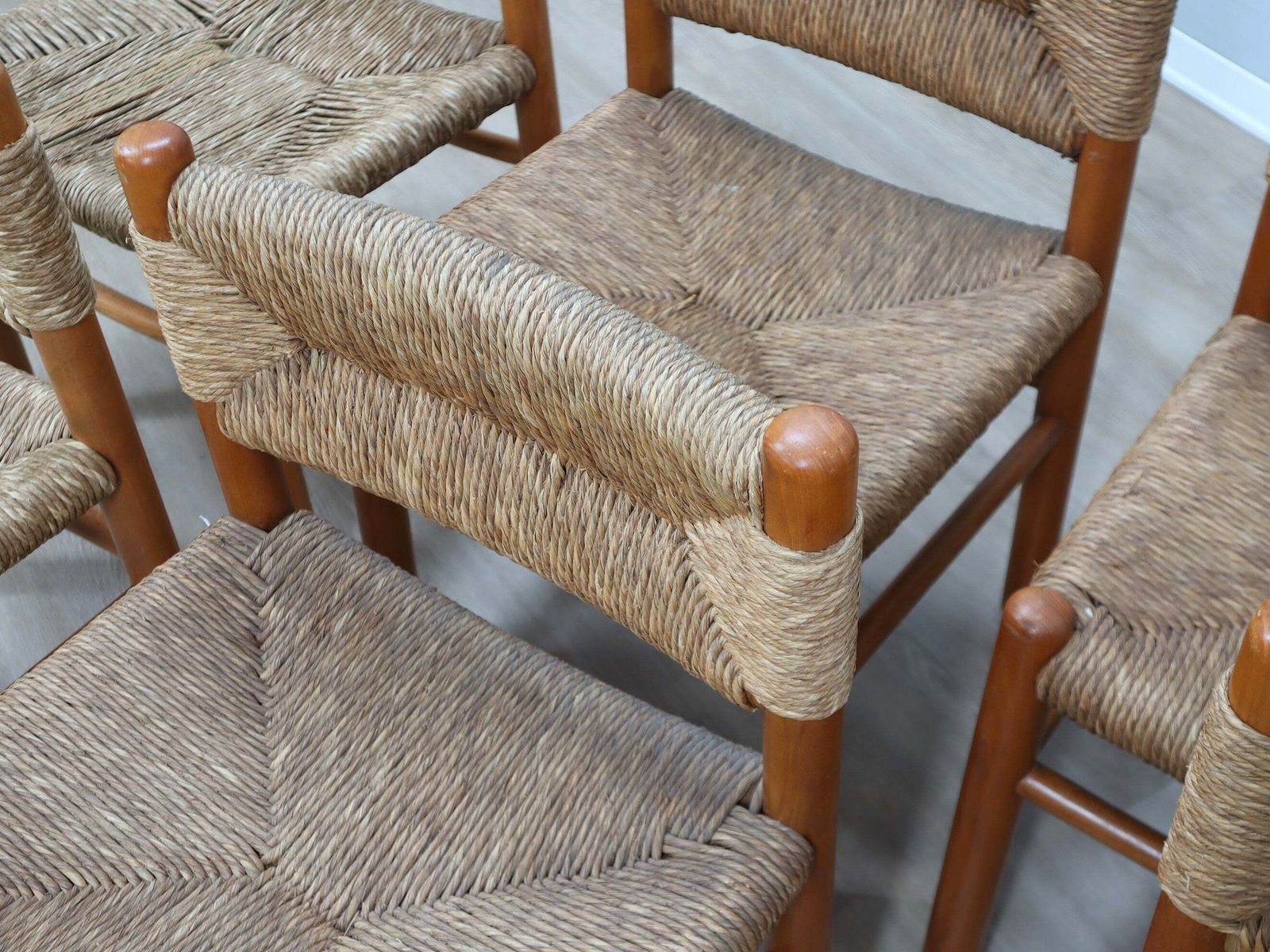 photo vinterior Set Of 8 Chairs 1960s Charlotte Perriand Style Woven Straw & Wood