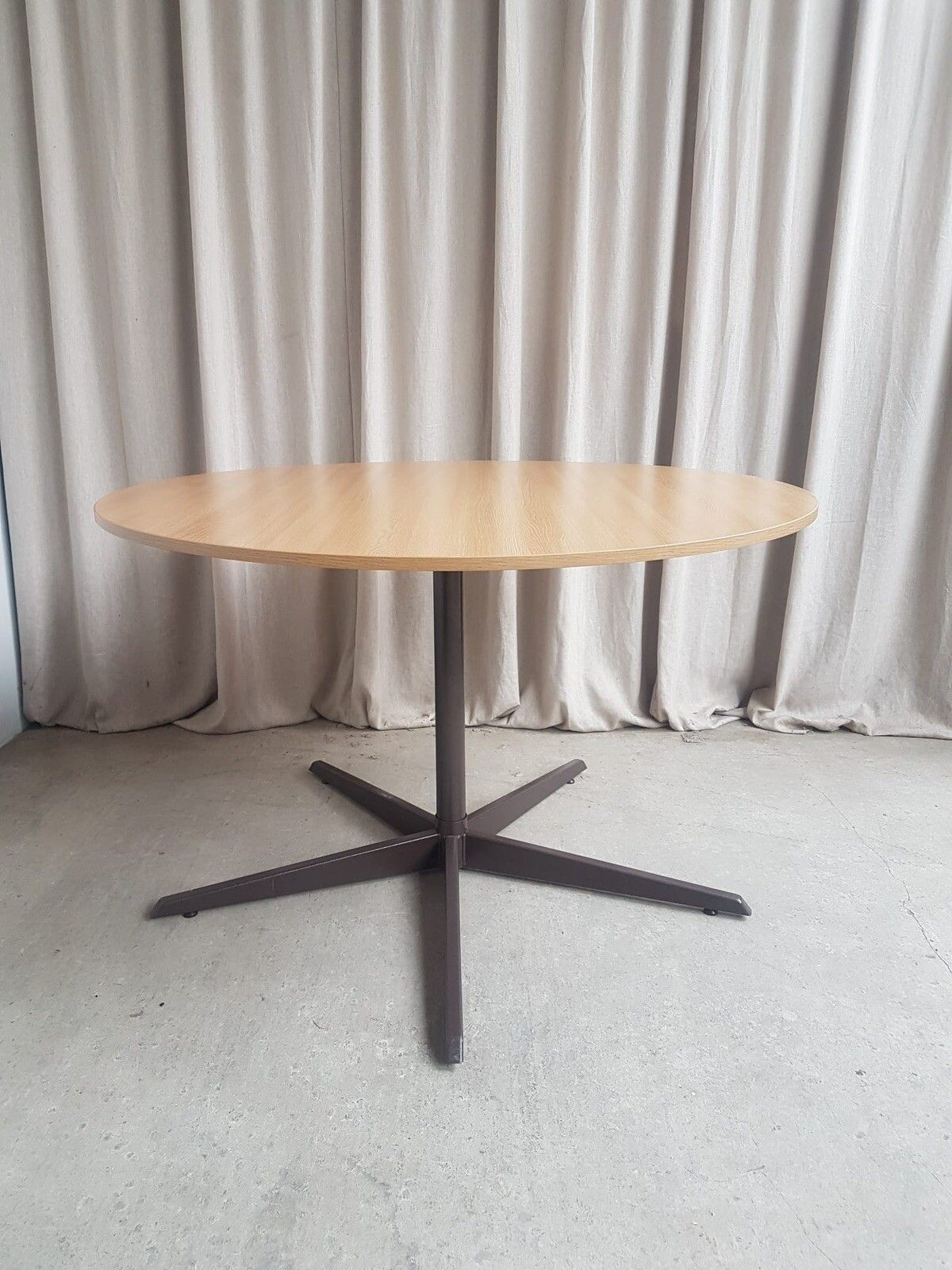 photo vinterior Vtg Mid Century Circular Melamine Modernist Dining Table Danish Retro R500