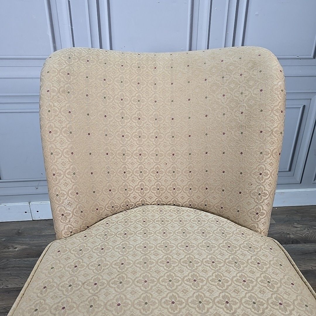 photo furniture Antique Victorian Style Curved Back Chair Fireside Slipper Nursing Chair Wooden