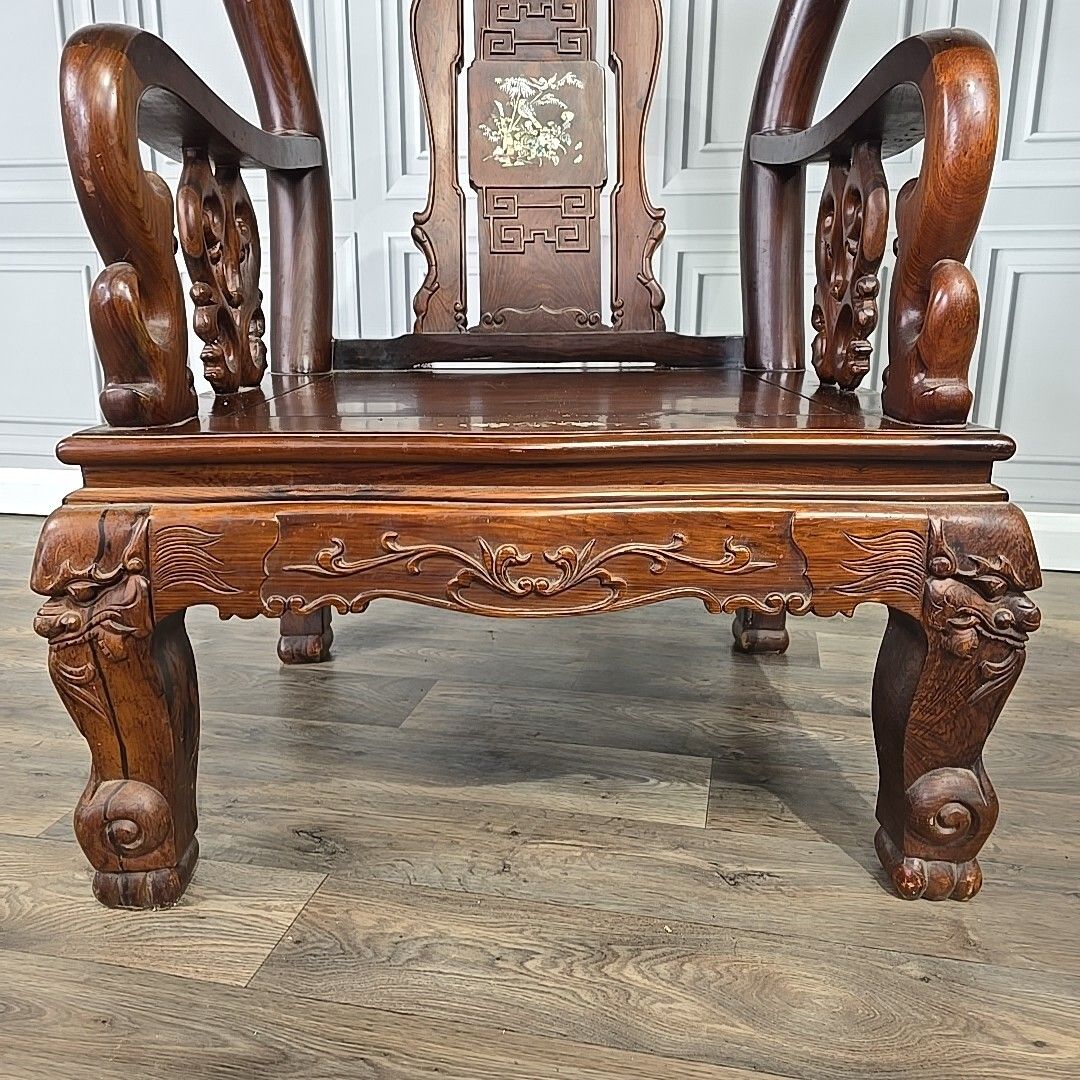 photo vinterior Antique Chinese Arm Chair Oriental Carved Heavy Rosewood Throne Mother Of Pearl