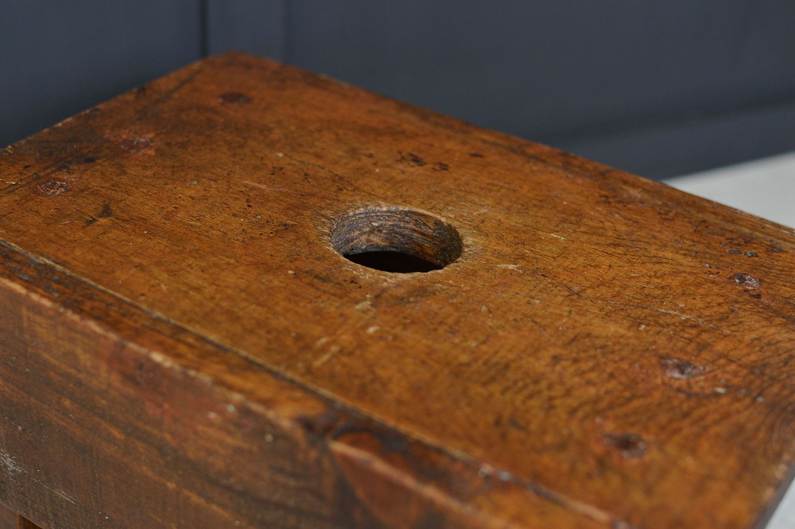 19th Century Scottish Vernacular “Creepie” Stool photo vinterior