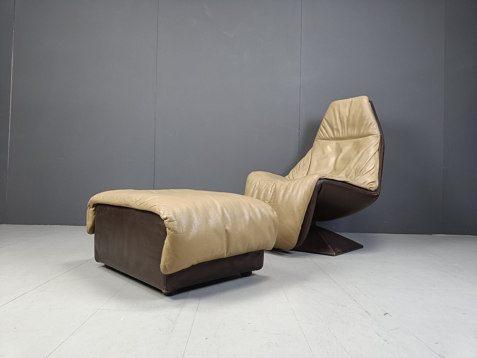 photo furniture Vintage Leather Swivel Chair With Ottoman, 1970s